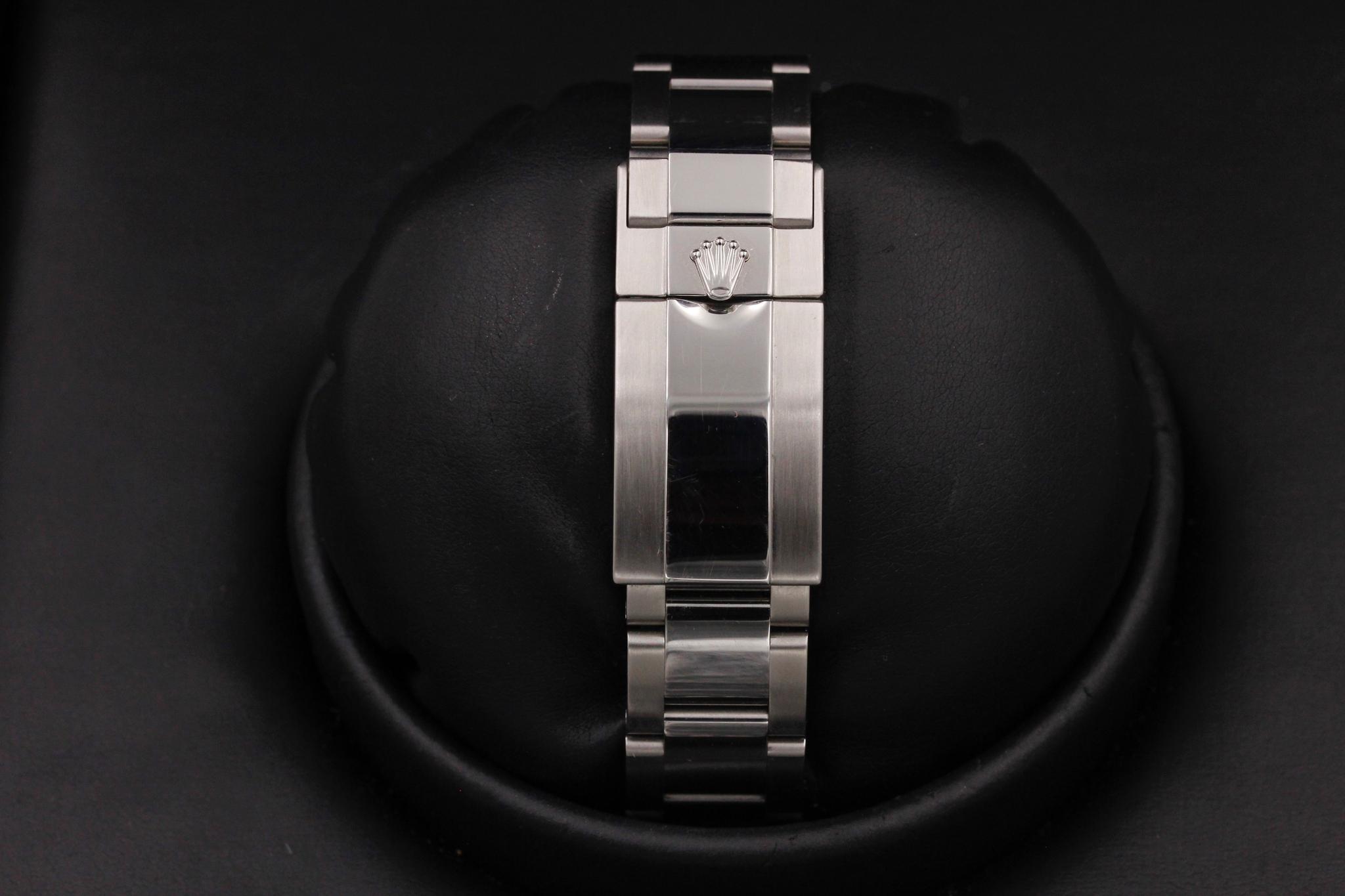 Watch Image 8