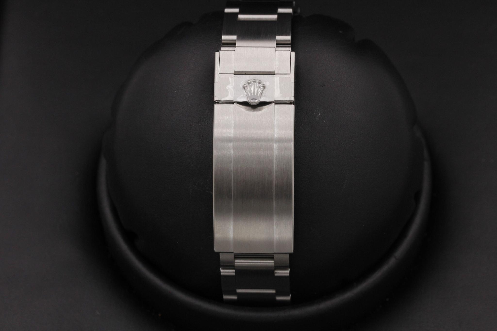 Watch Image 8