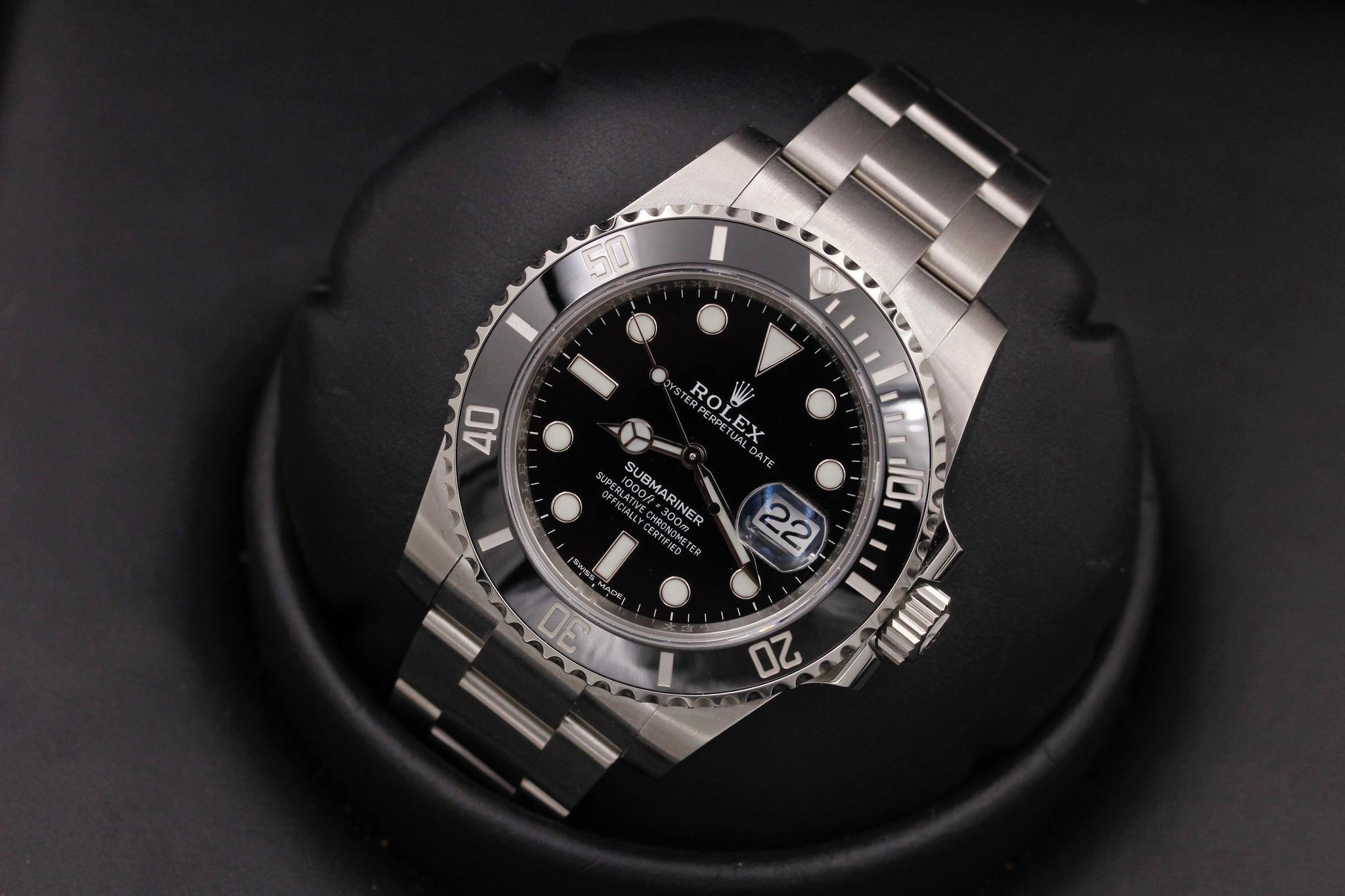 Watch Image 10