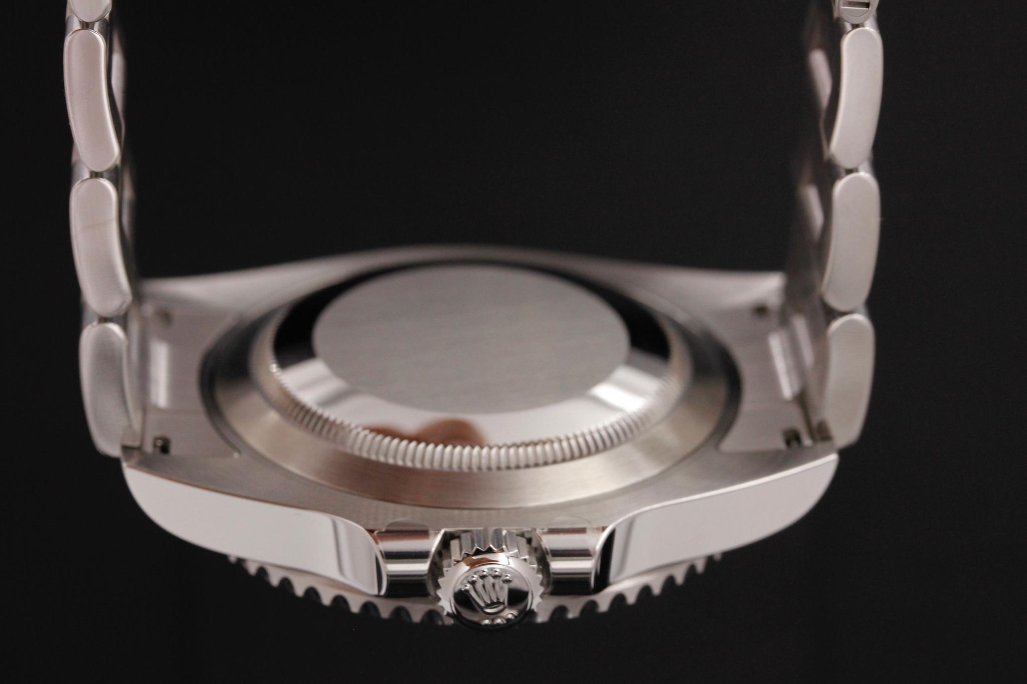 Watch Image 7