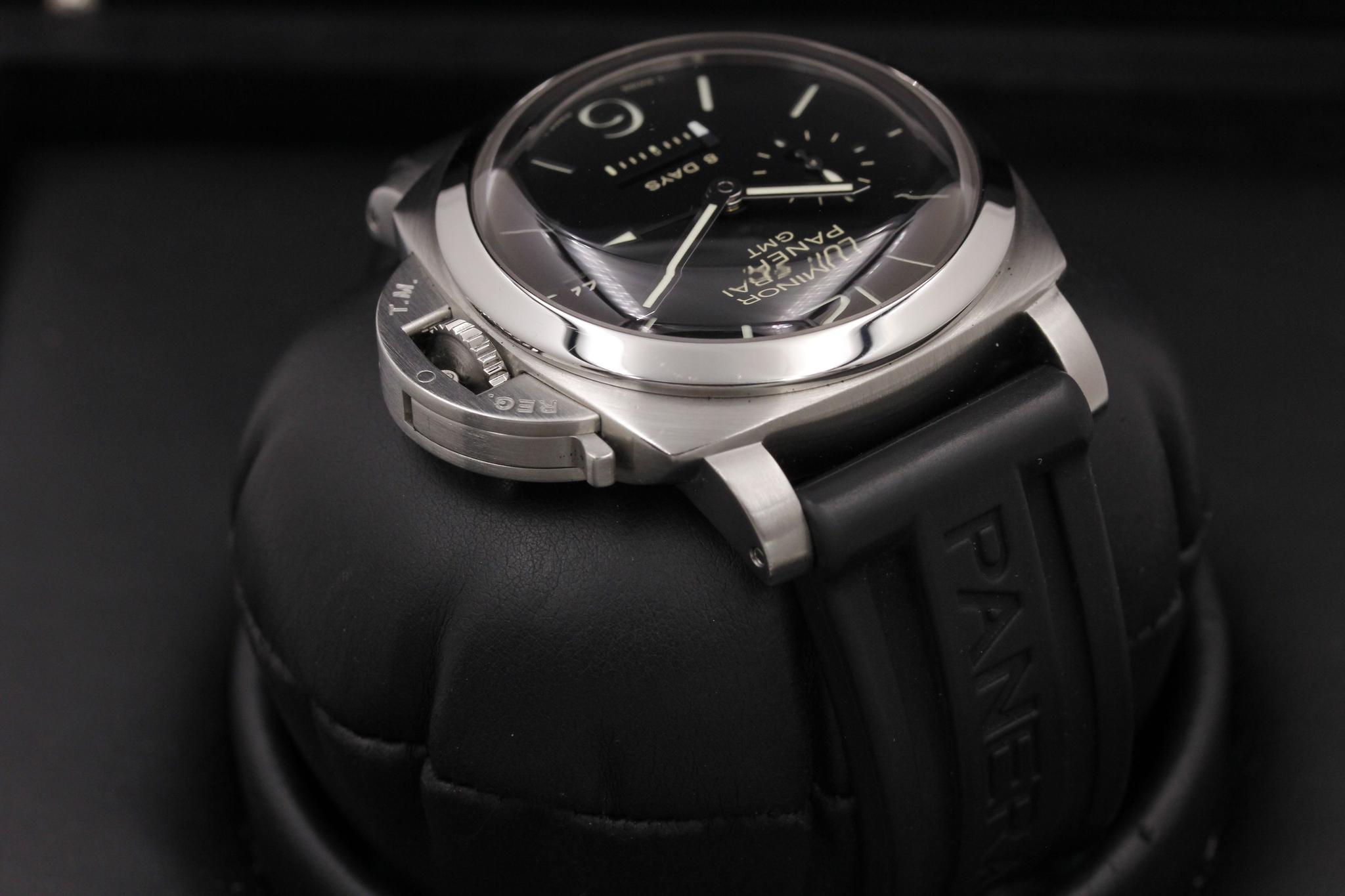 Watch Image 4
