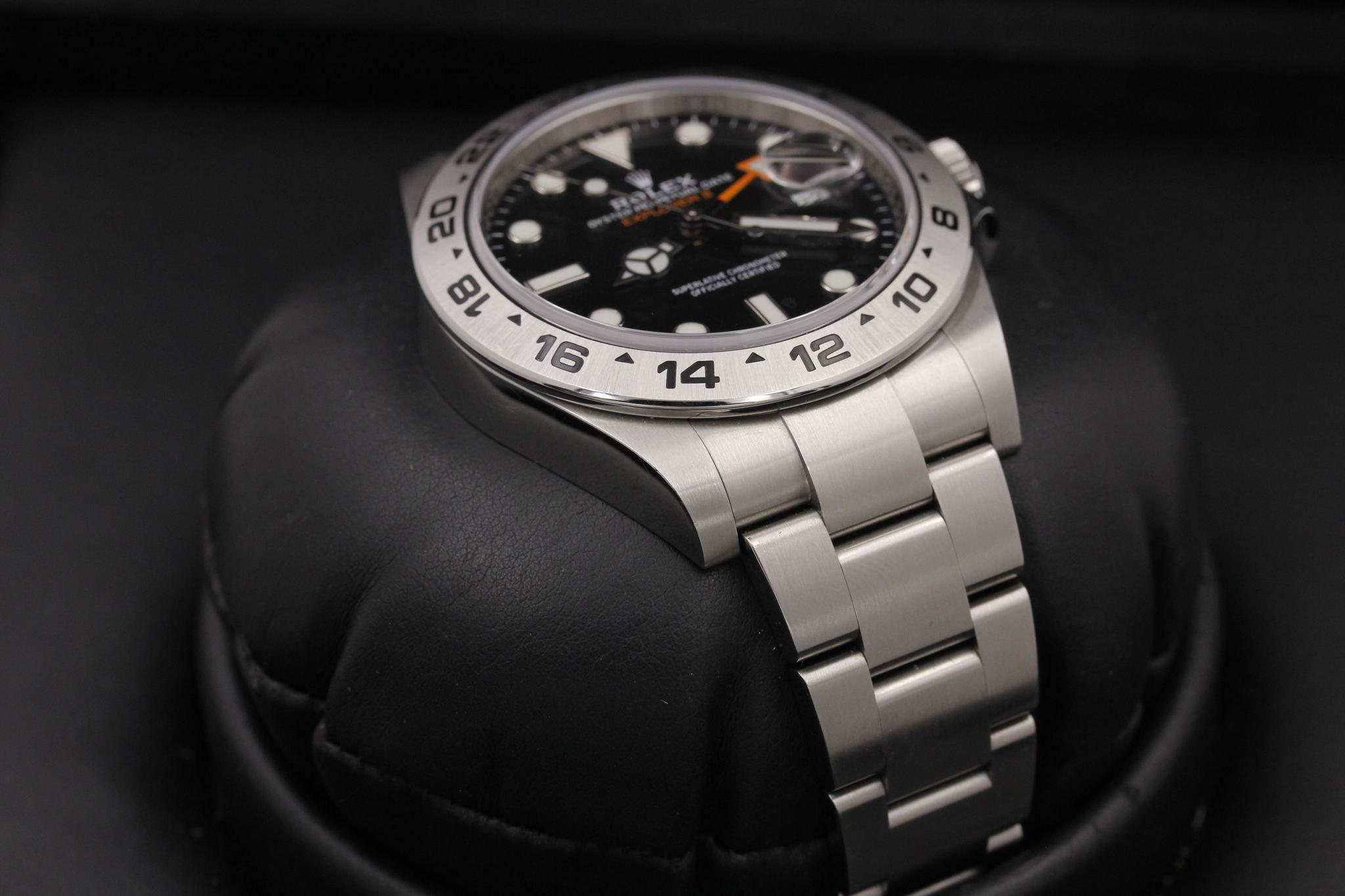 Watch Image 6