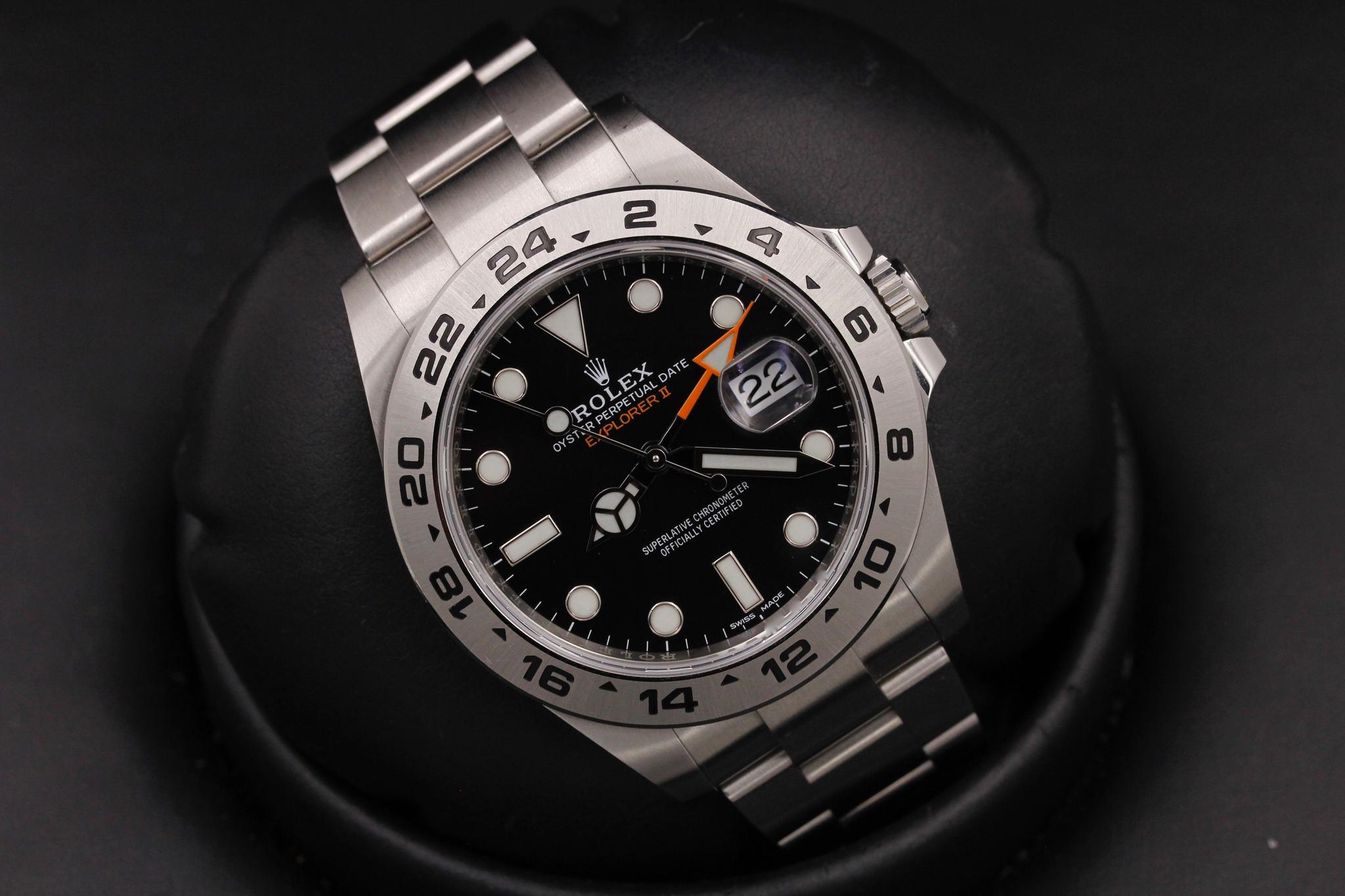 Watch Image 10