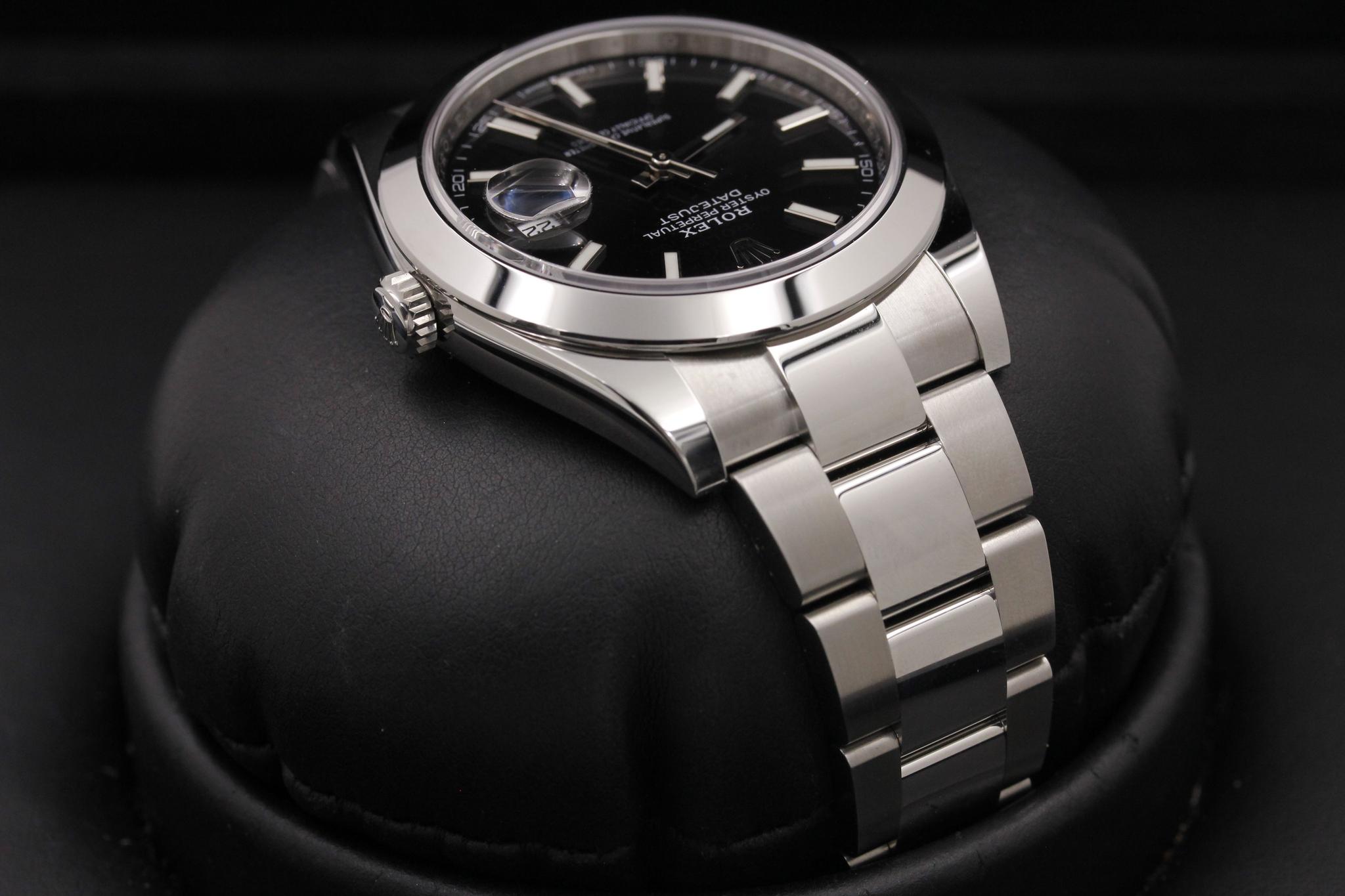 Watch Image 4