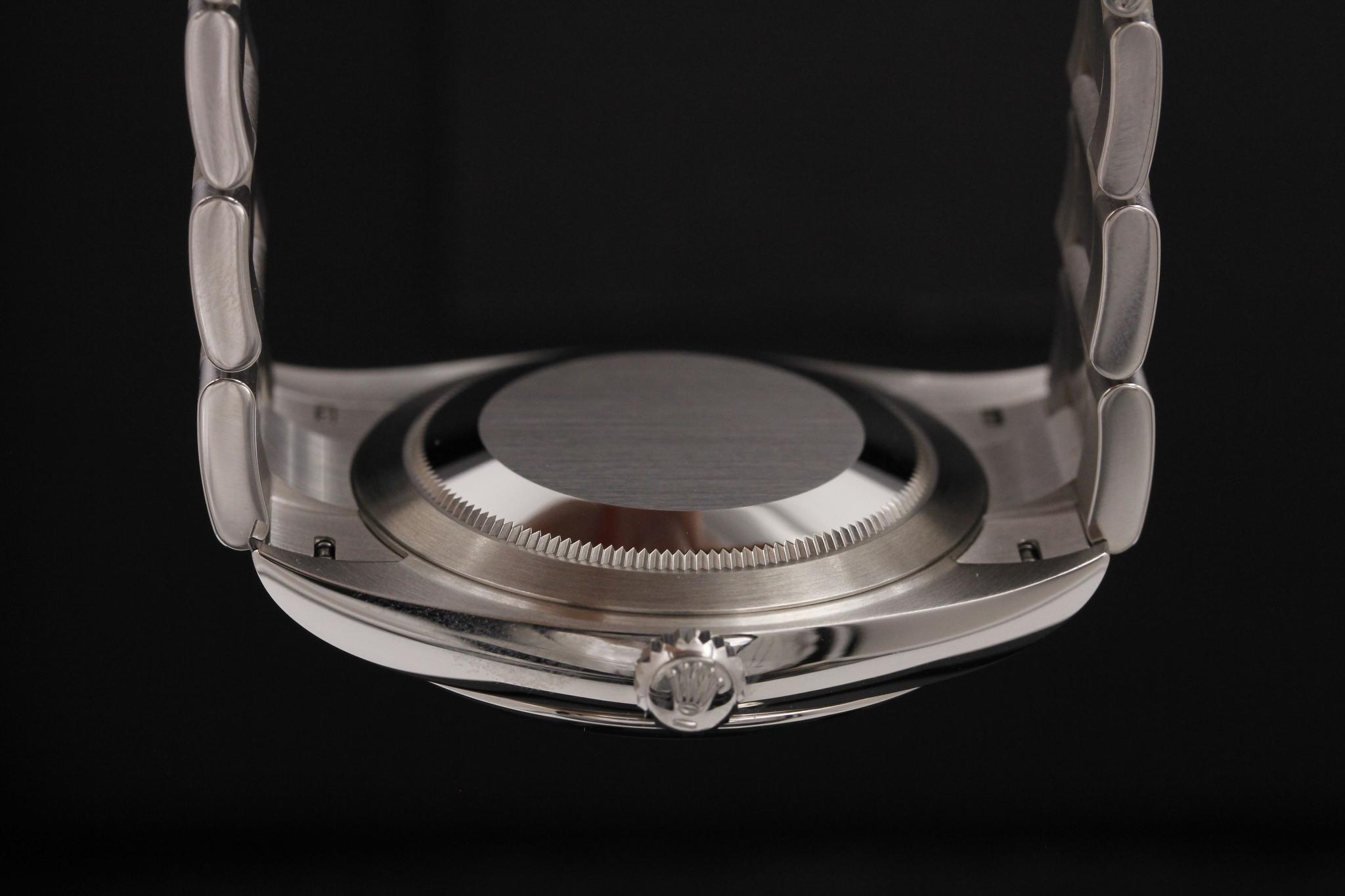 Watch Image 7