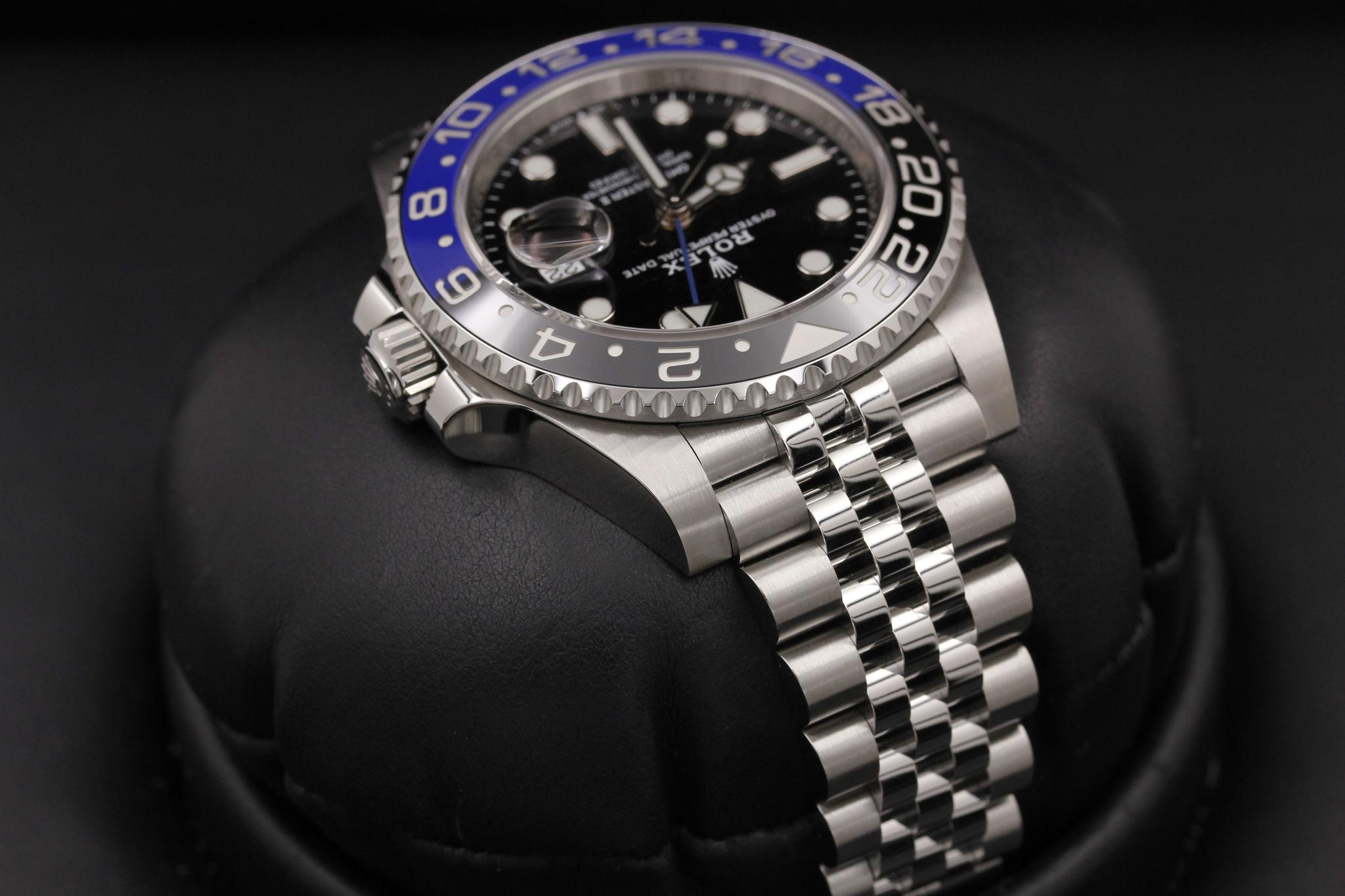Watch Image 4