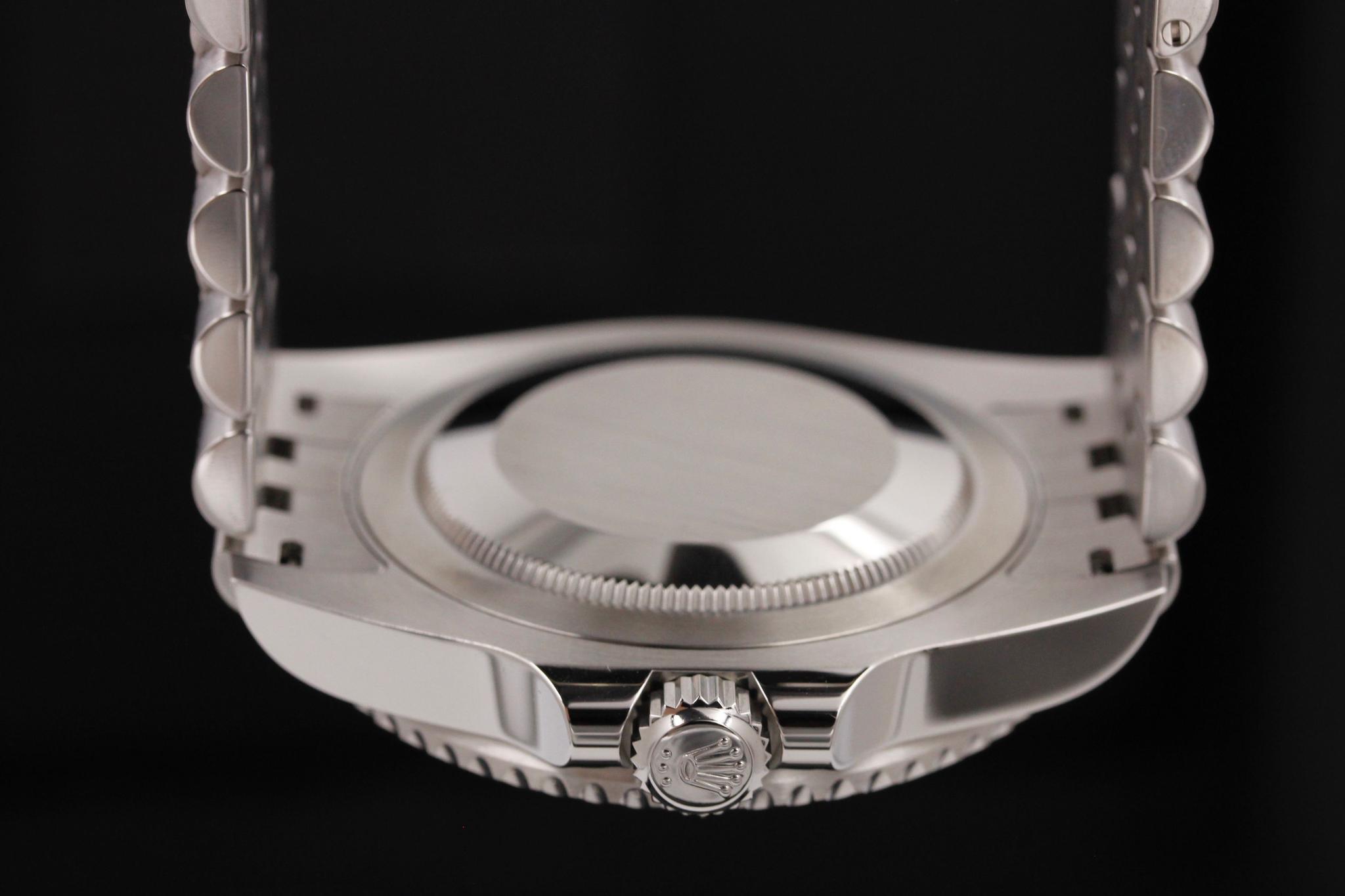 Watch Image 7