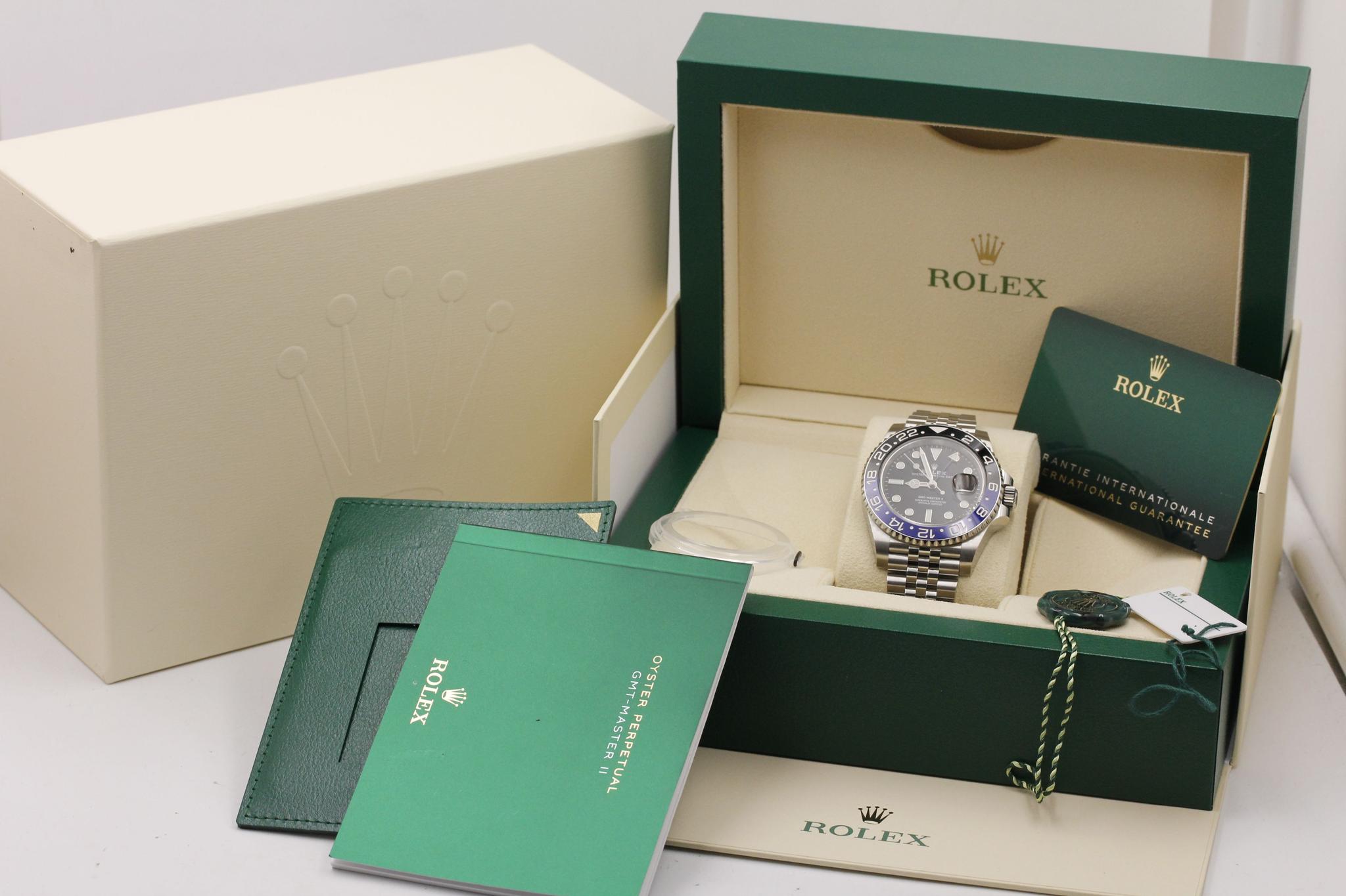 Watch Image 11