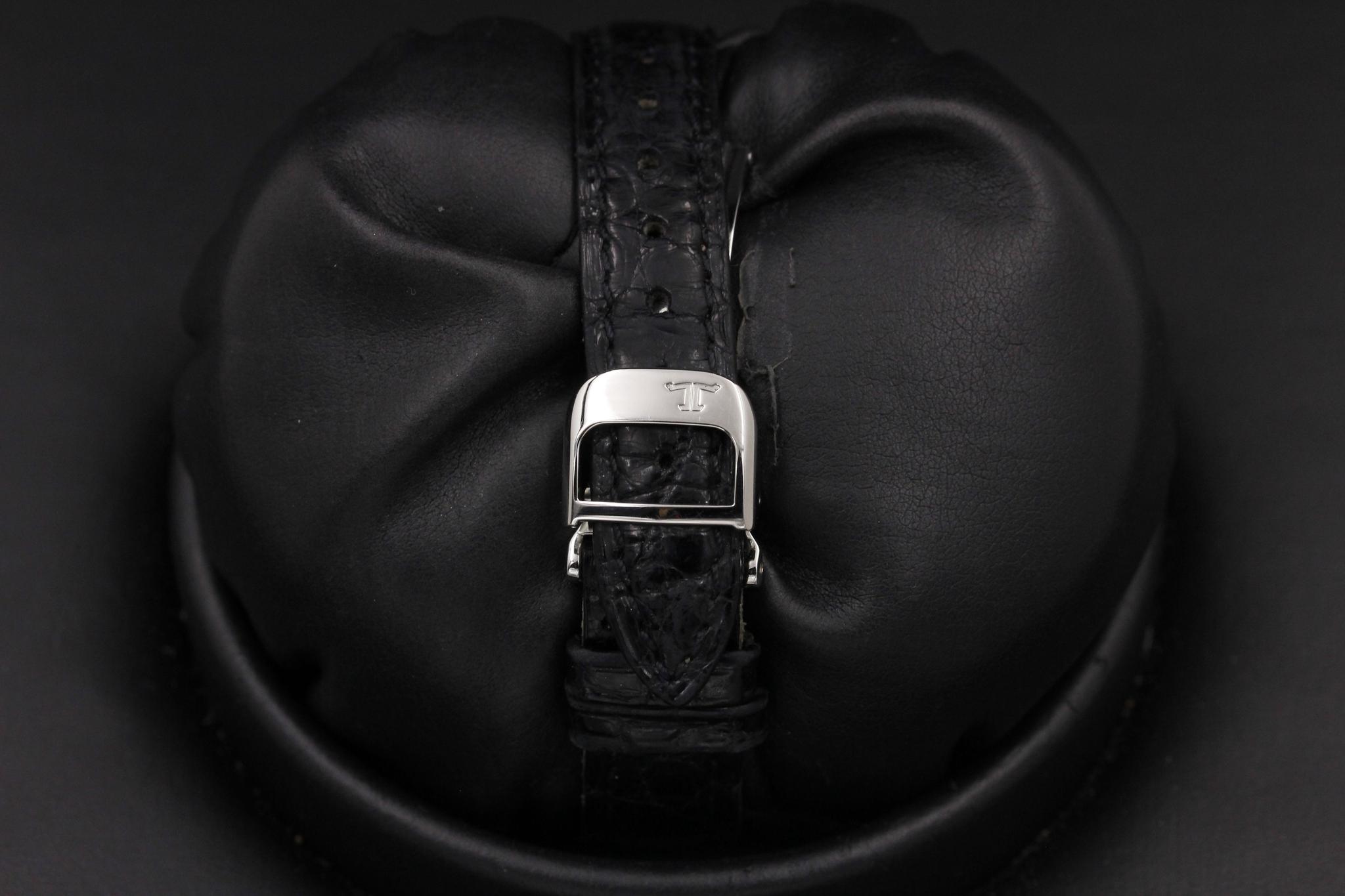 Watch Image 10