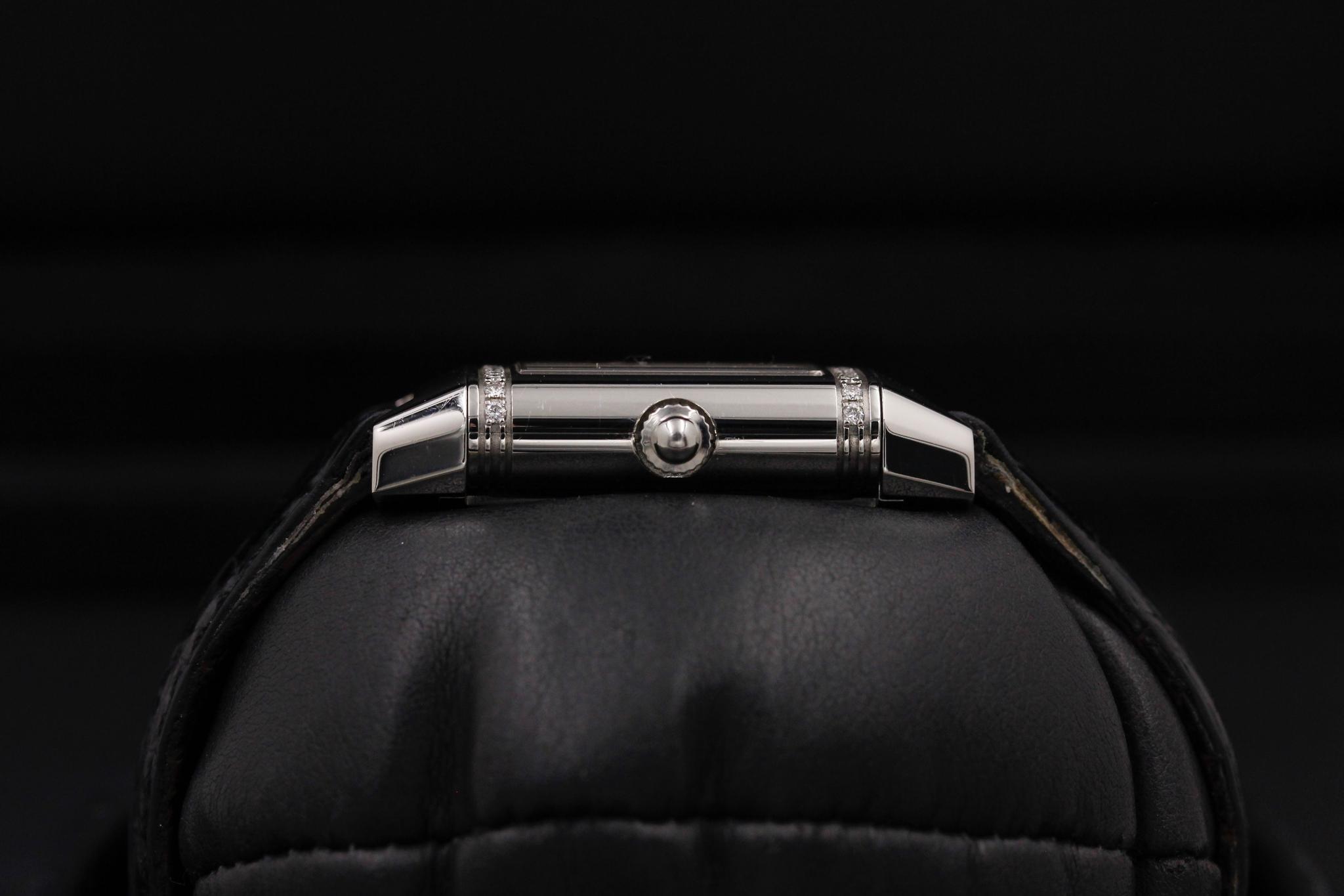 Watch Image 4