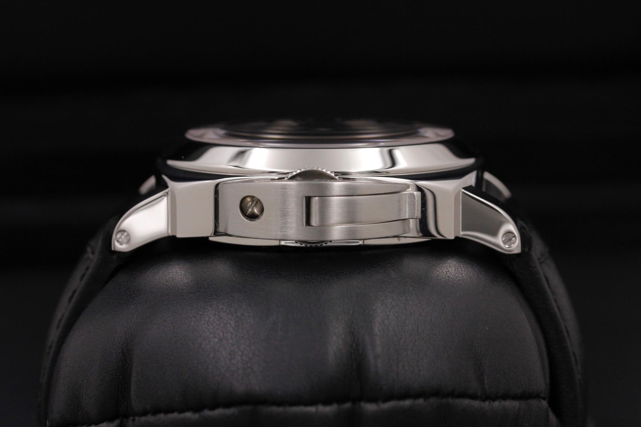 Watch Image 3