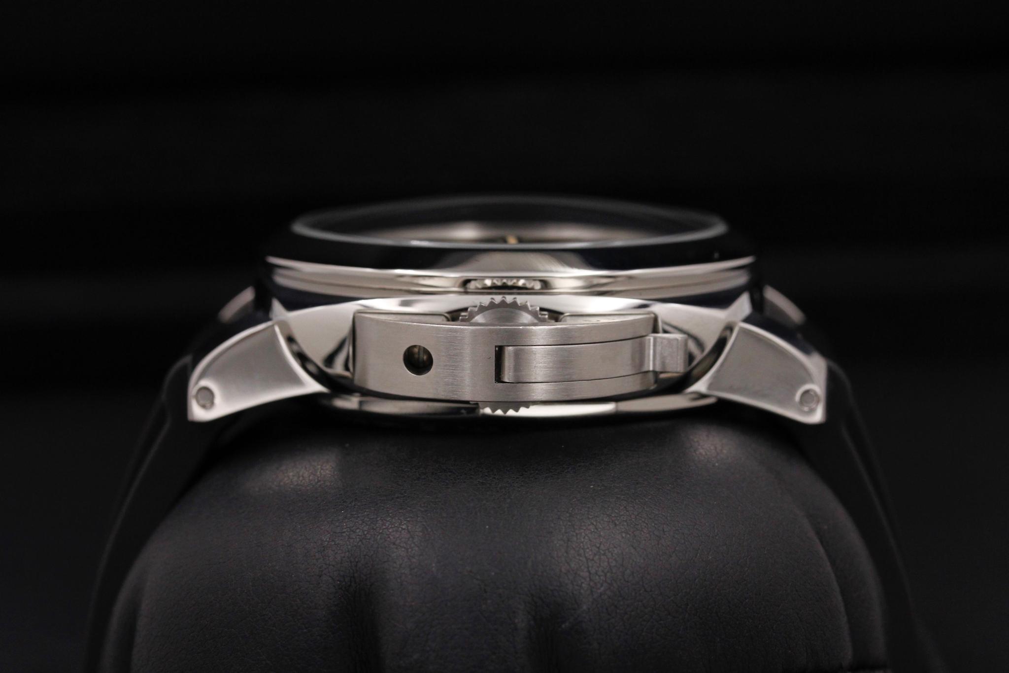 Watch Image 3