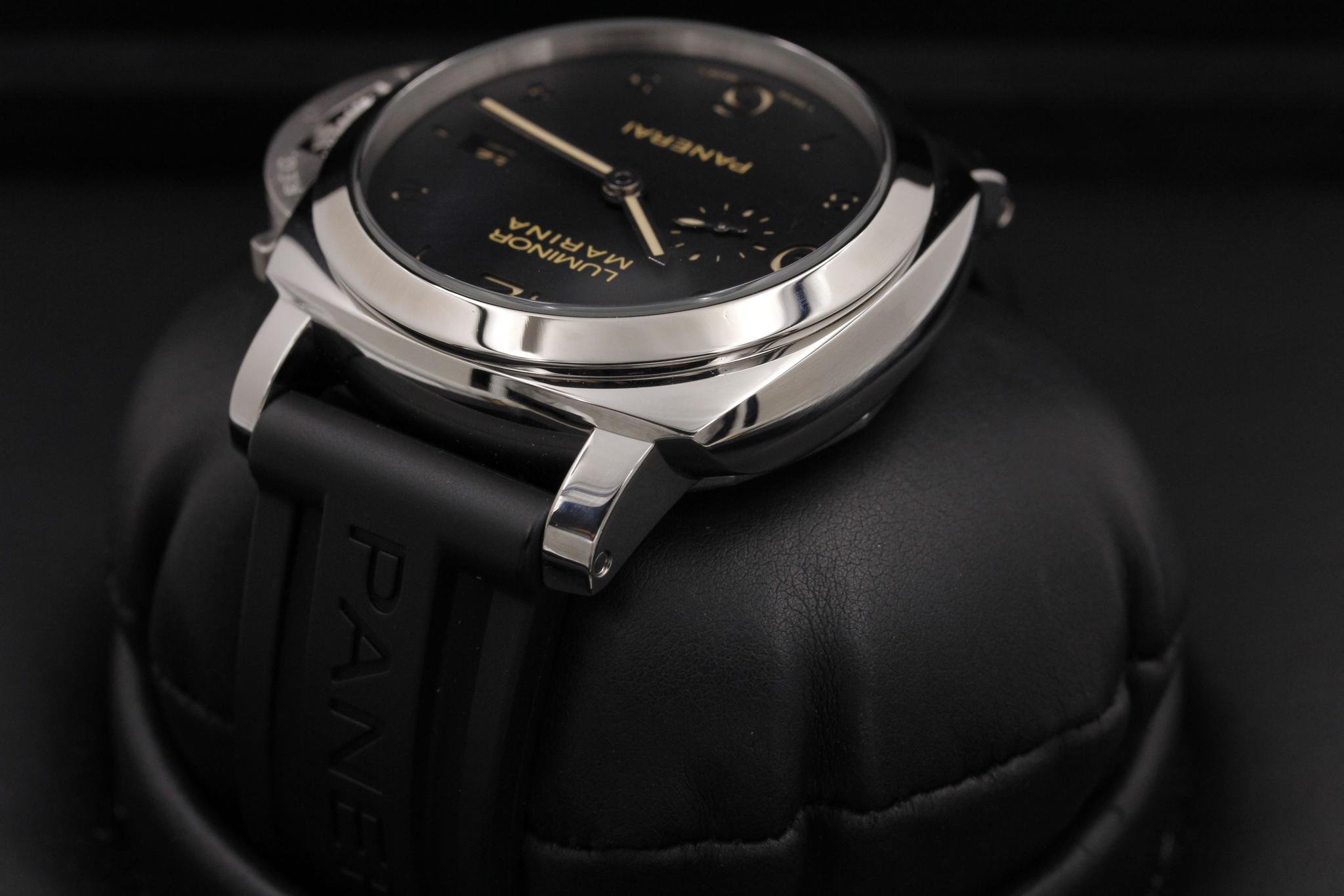 Watch Image 5