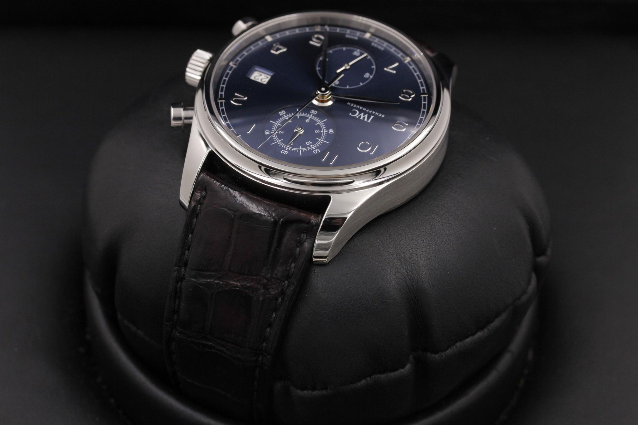 Watch Image 5