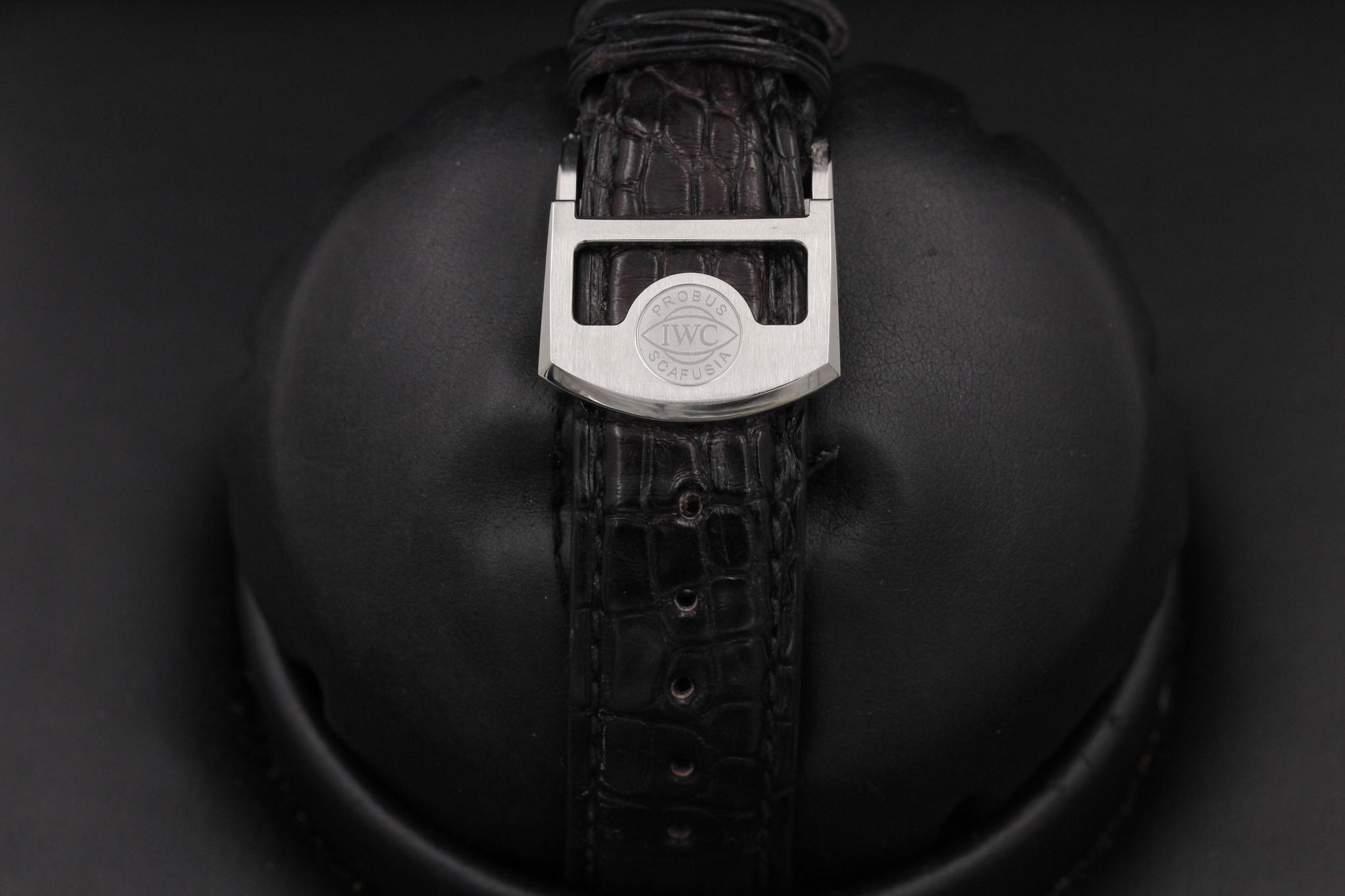 Watch Image 9