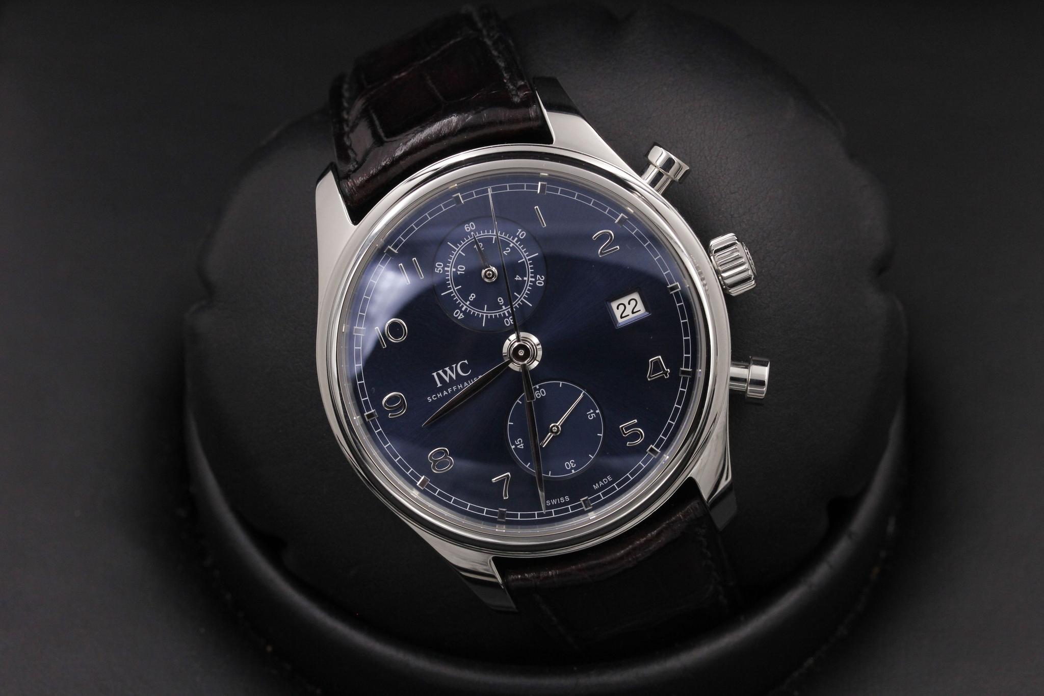 Watch Image 10