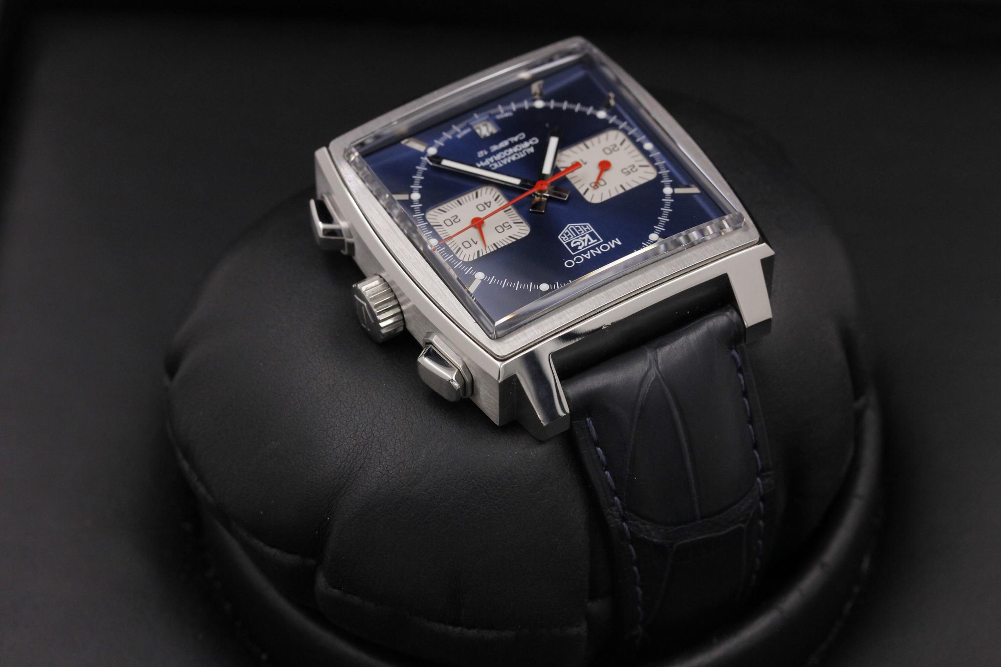 Watch Image 4
