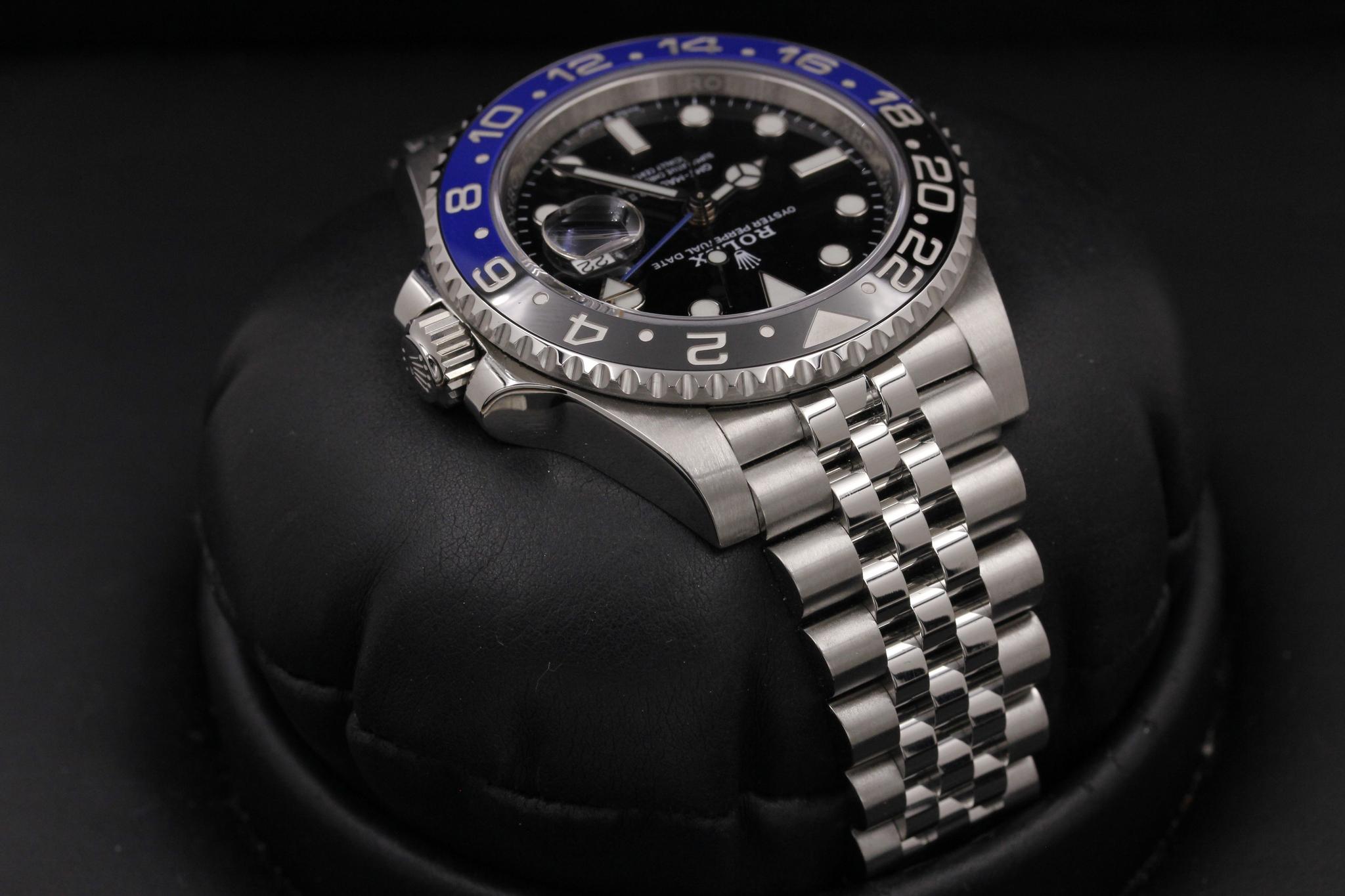 Watch Image 4