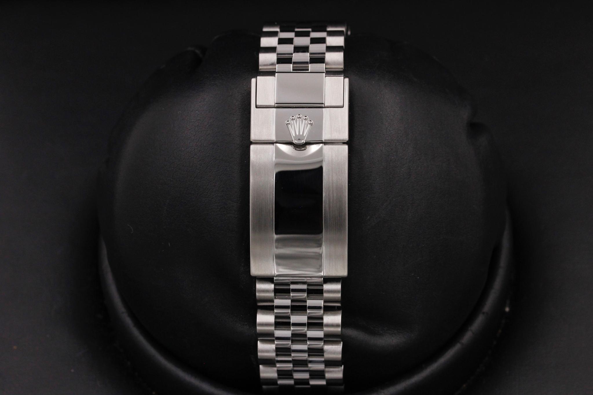 Watch Image 8