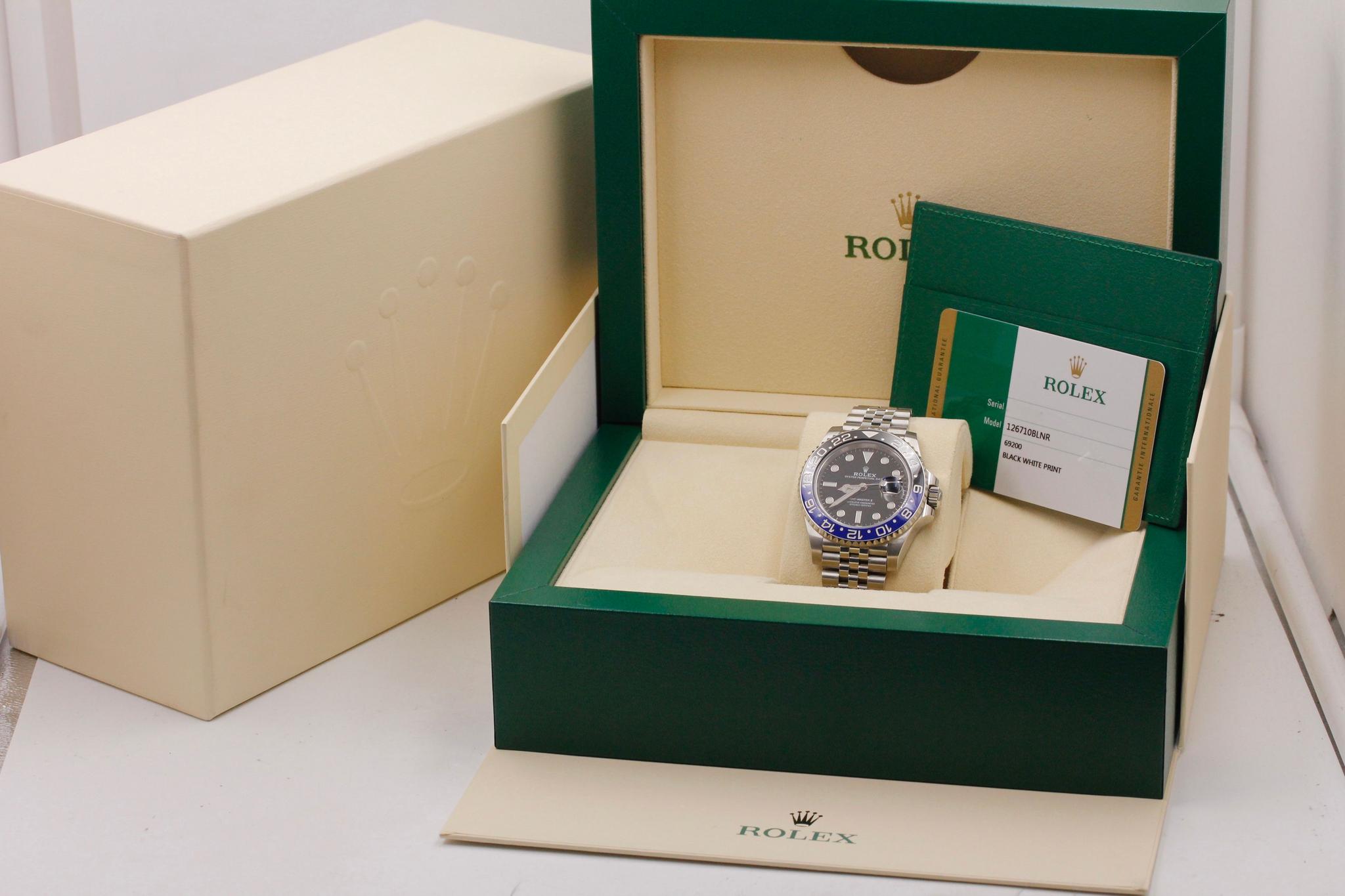 Watch Image 11