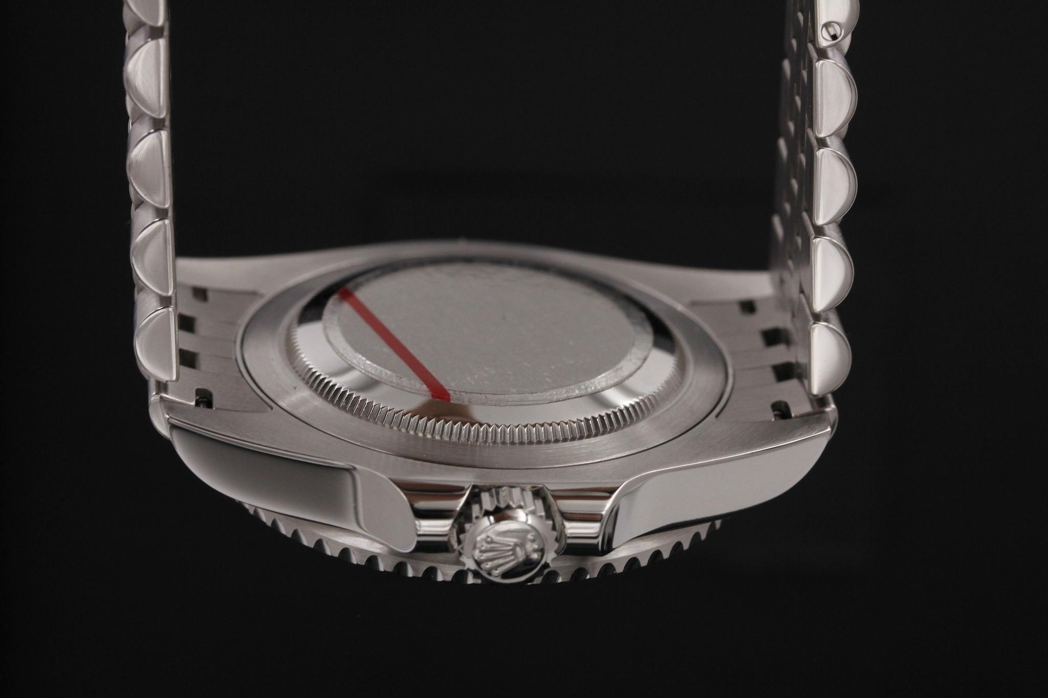 Watch Image 7