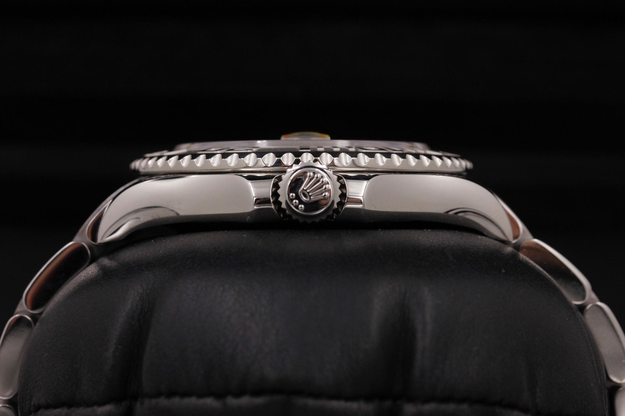 Watch Image 3