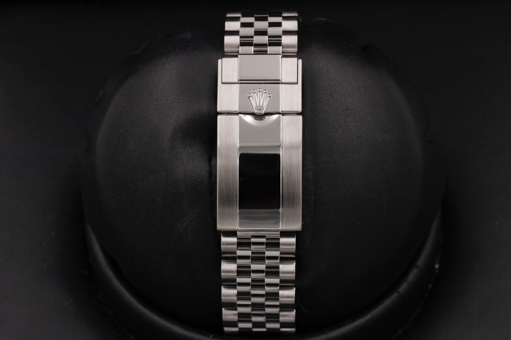 Watch Image 8