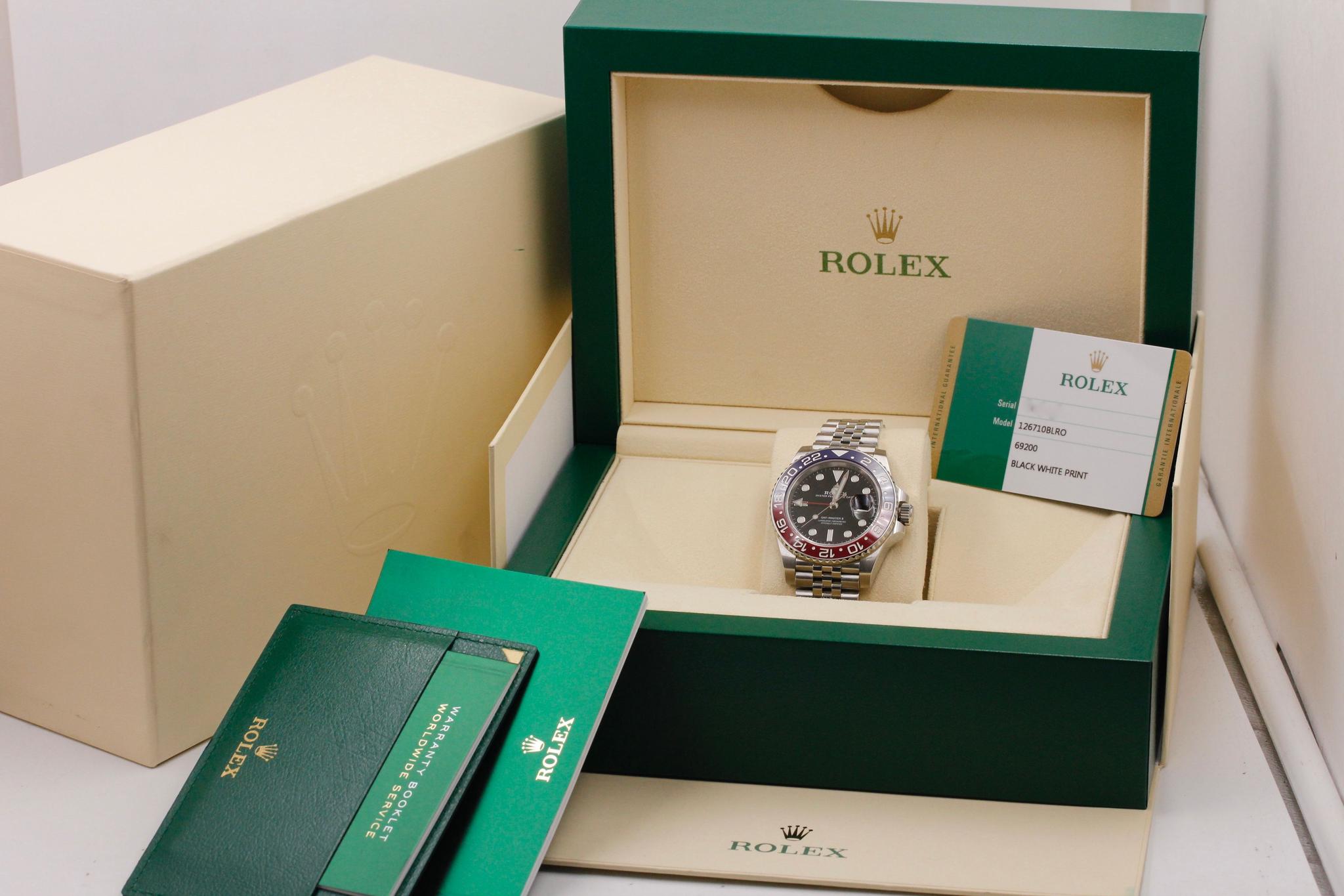 Watch Image 11