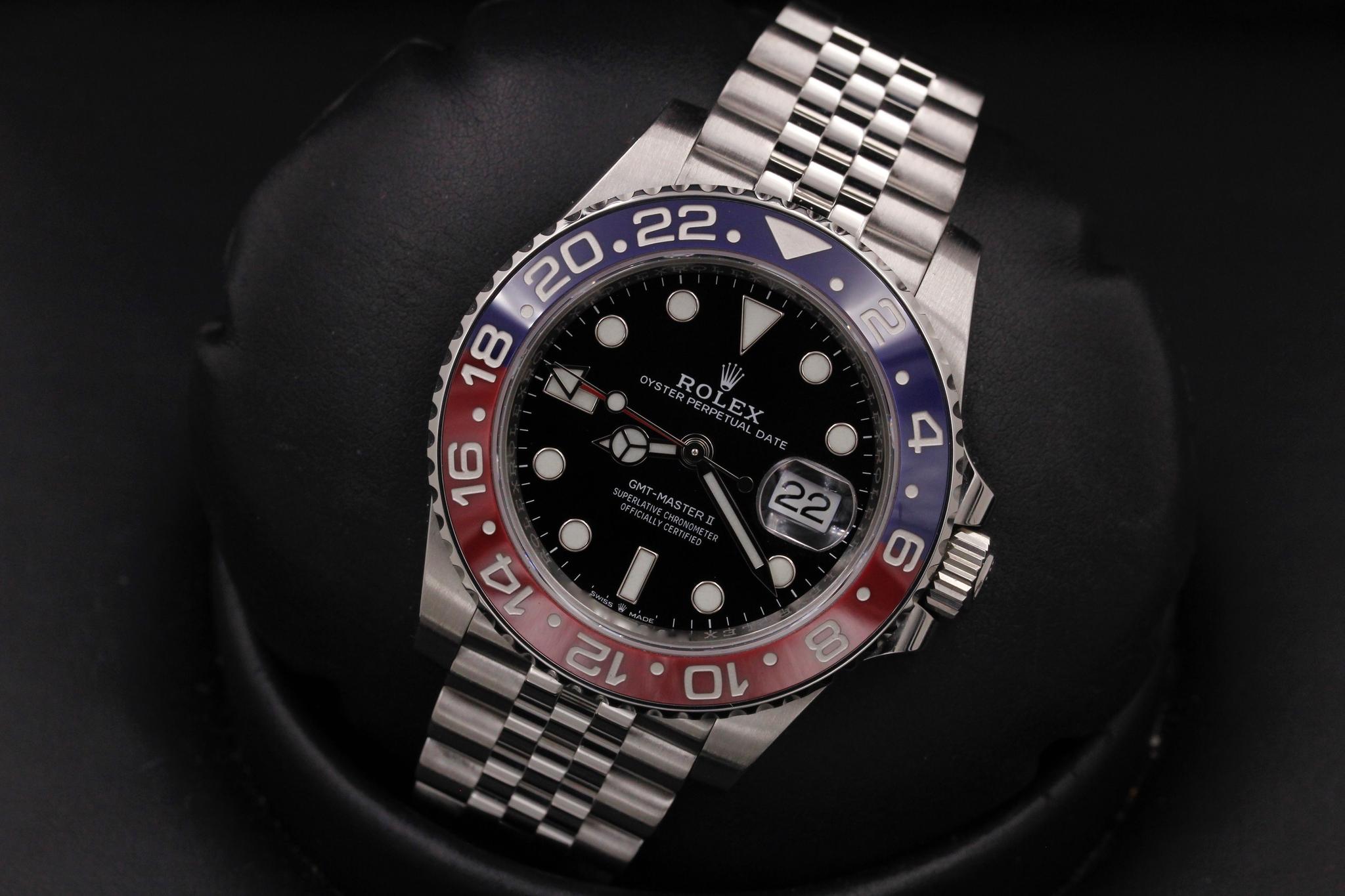 Watch Image 9