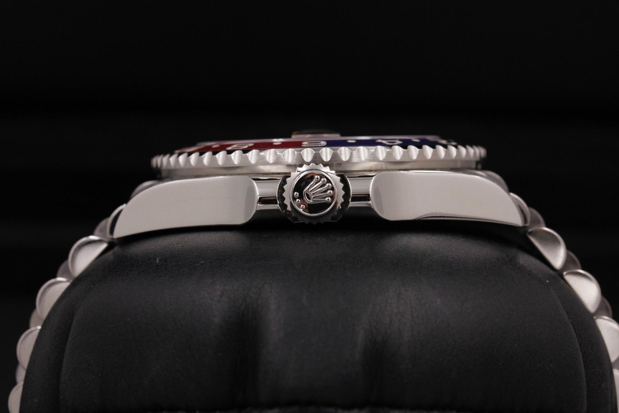 Watch Image 3