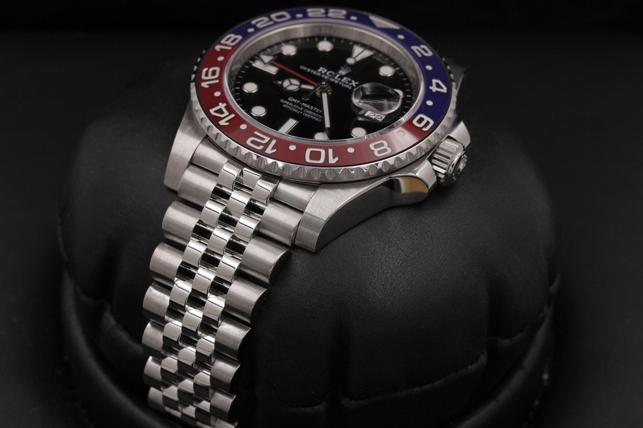 Watch Image 2
