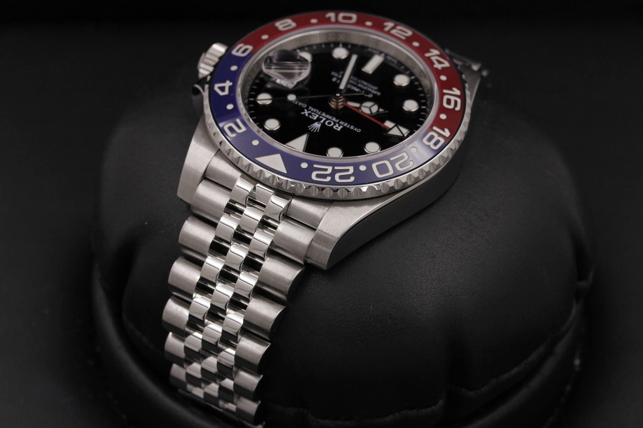 Watch Image 5