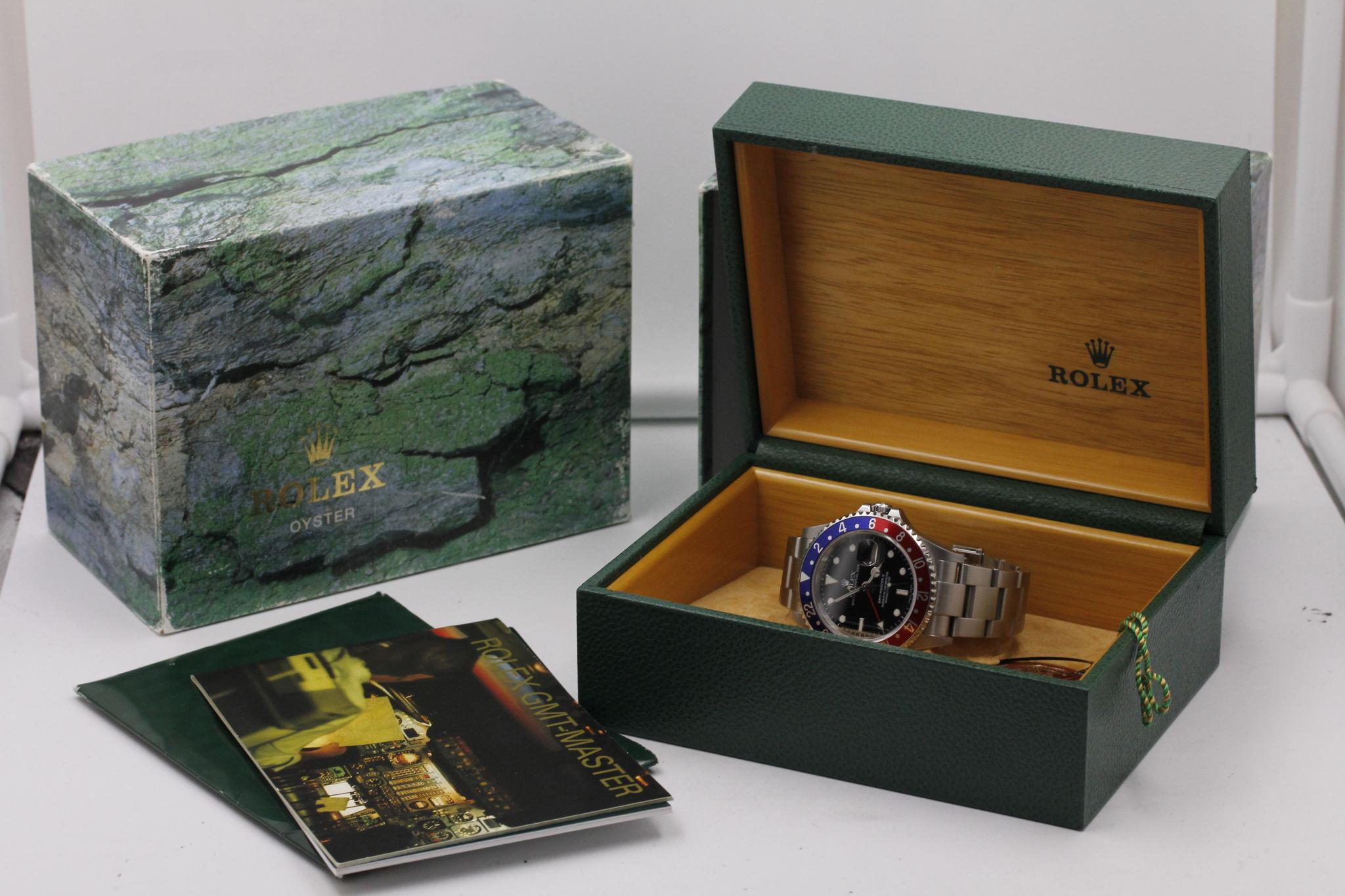 Watch Image 11