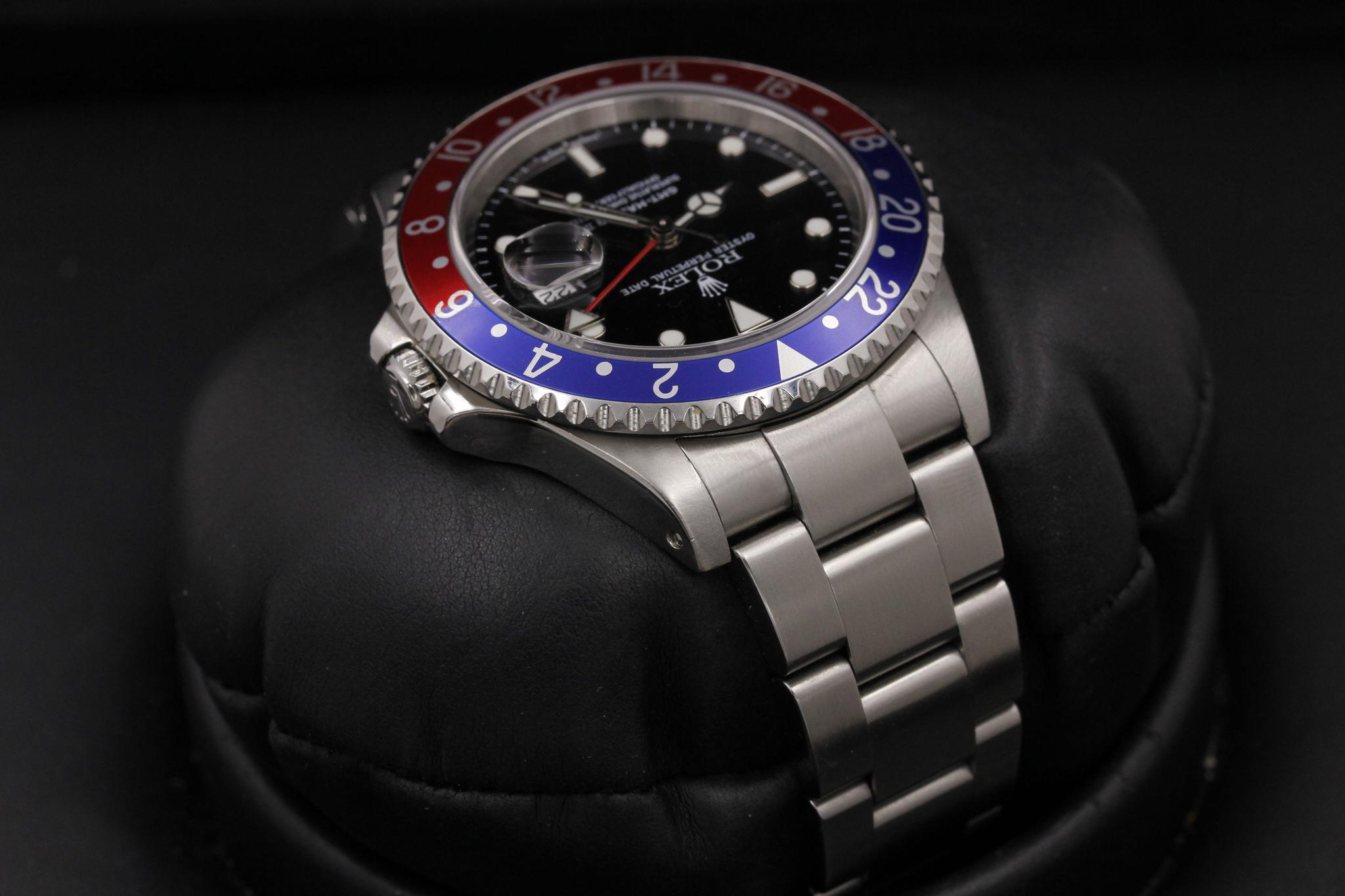 Watch Image 4