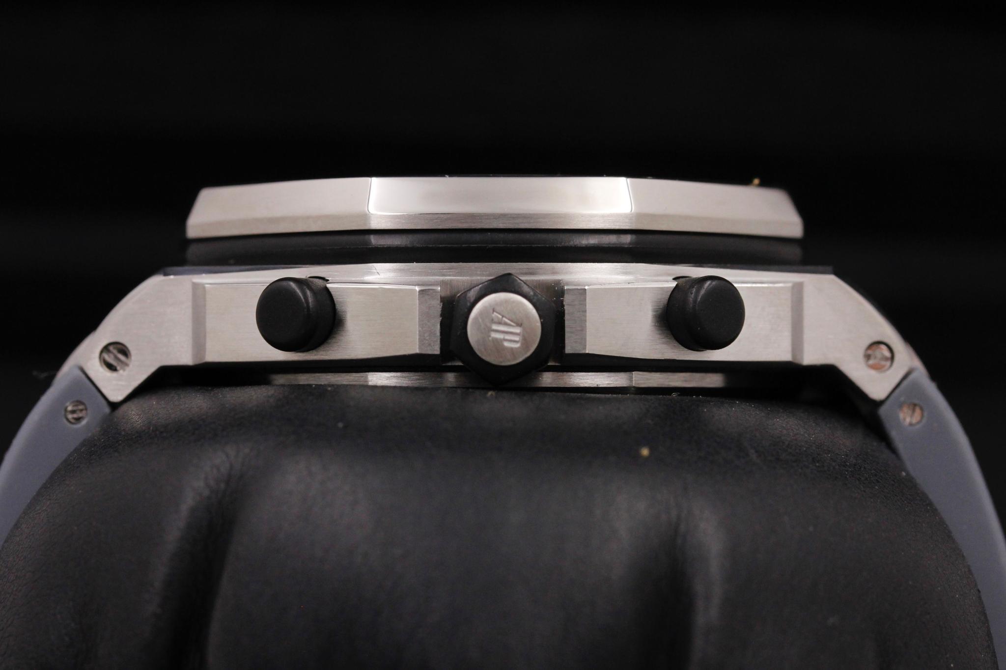 Watch Image 3