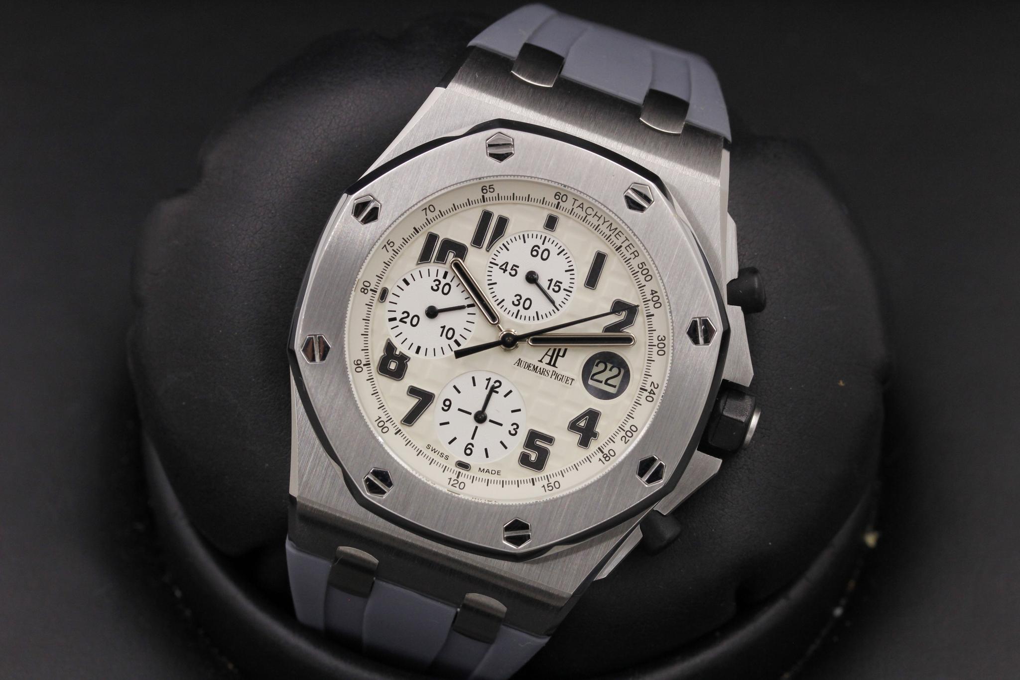 Watch Image 9