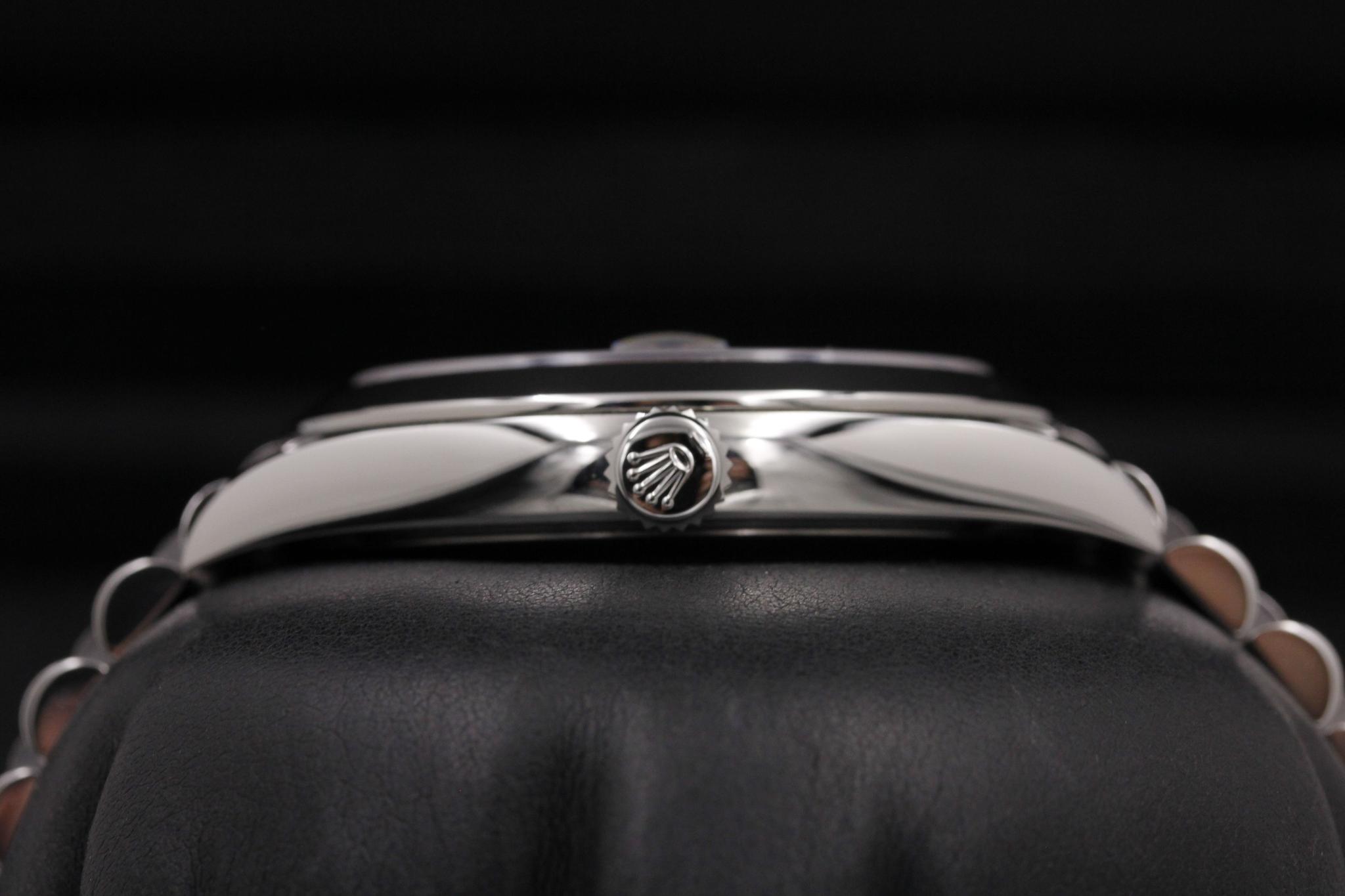Watch Image 3