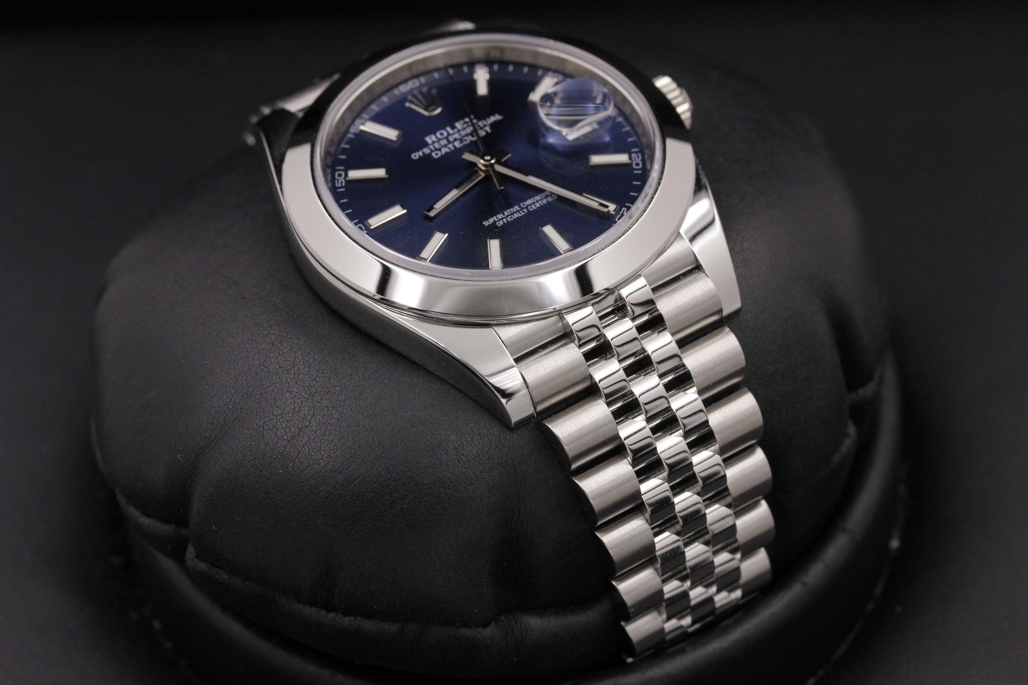 Watch Image 6