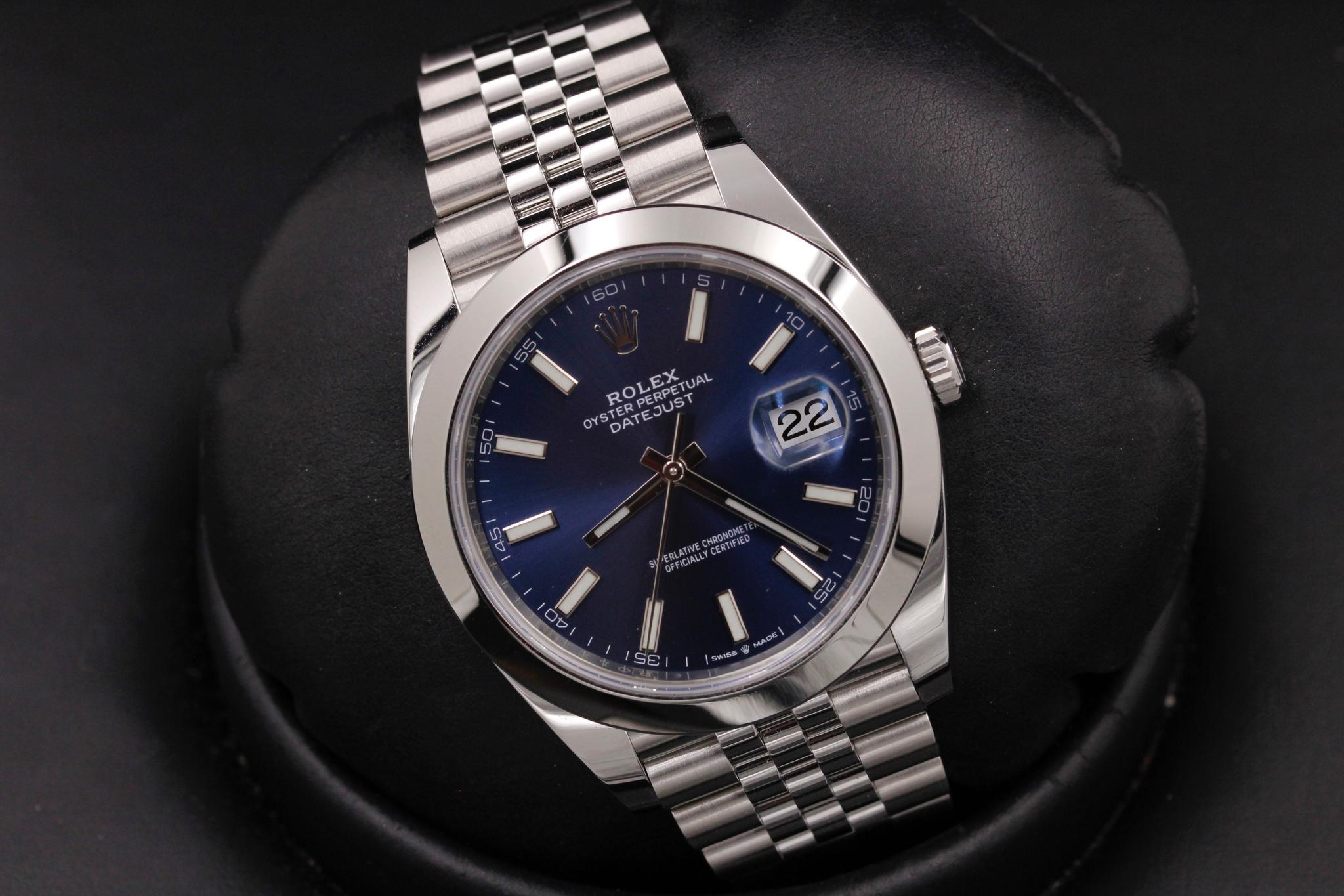 Watch Image 10