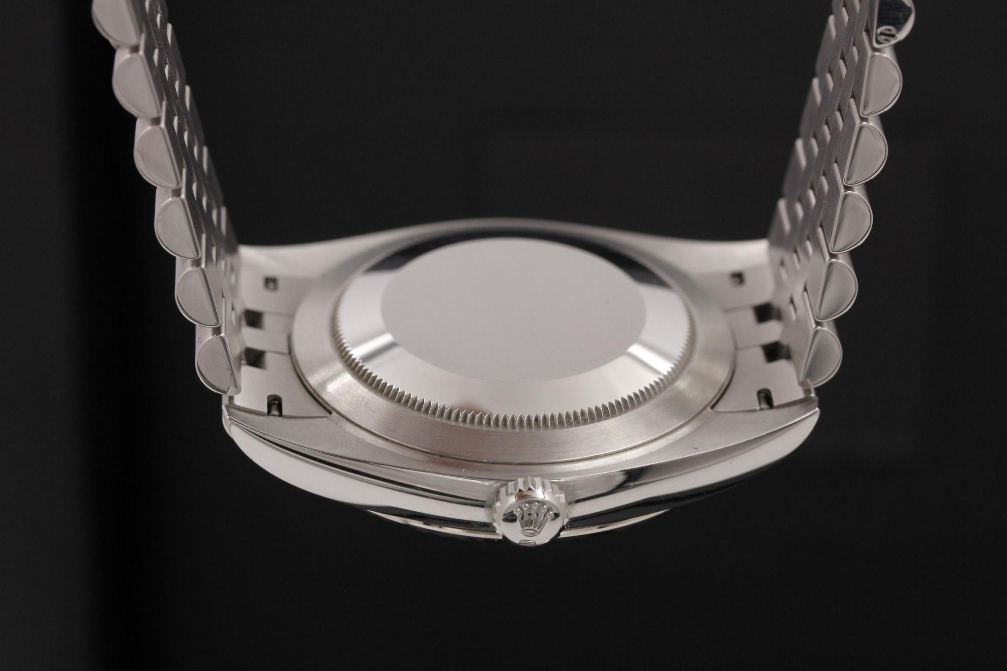Watch Image 7
