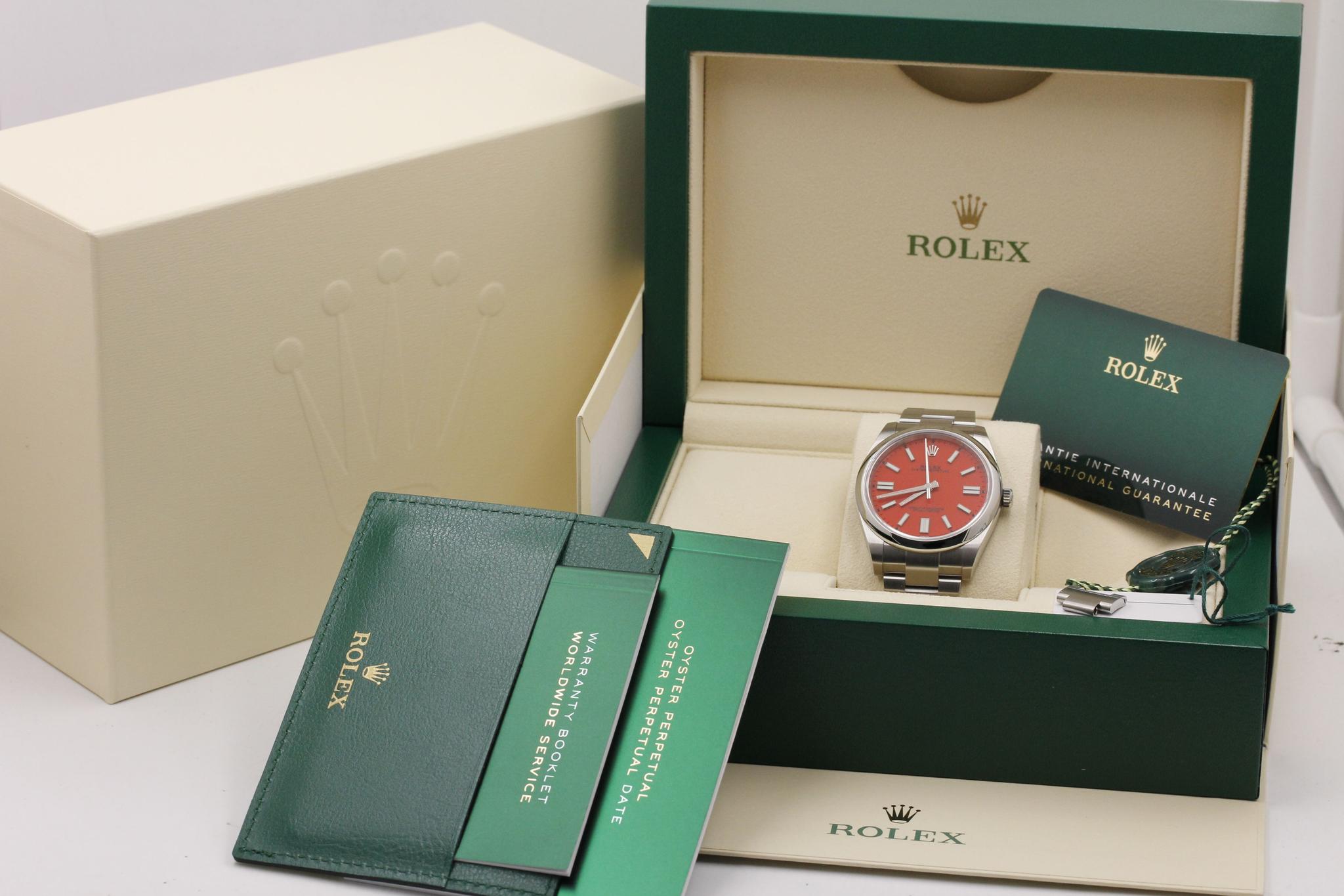 Watch Image 11