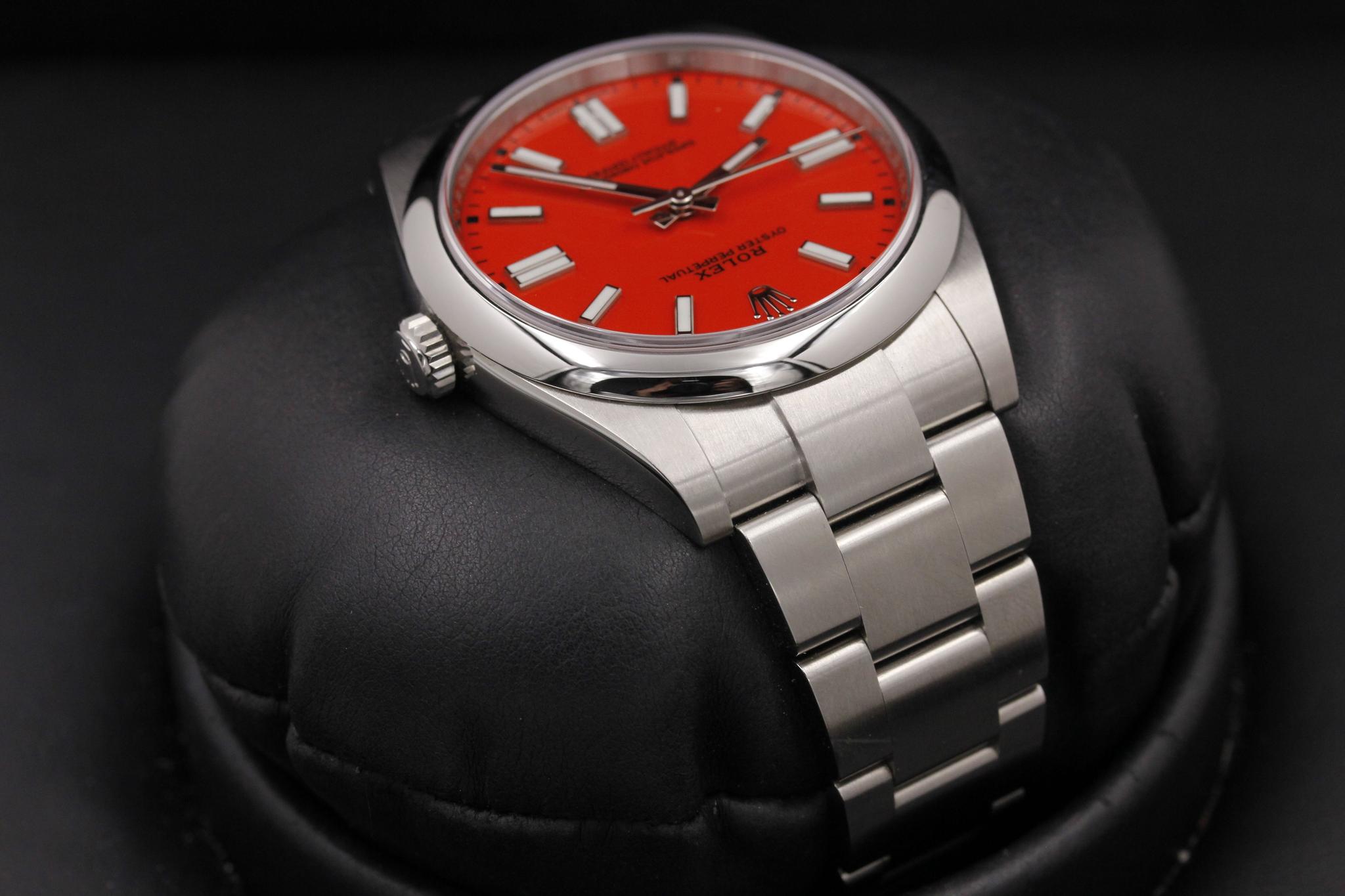 Watch Image 4