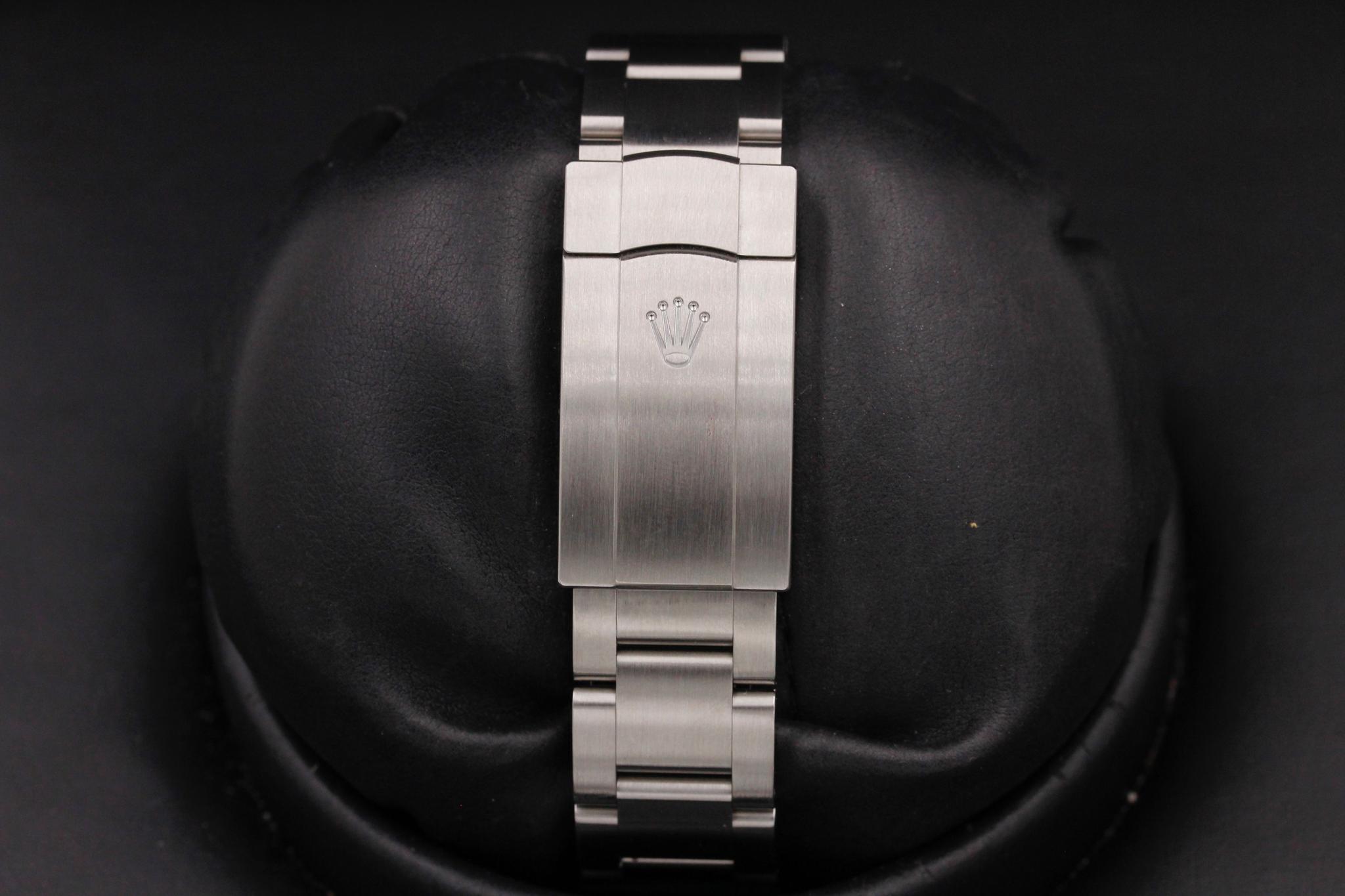 Watch Image 8