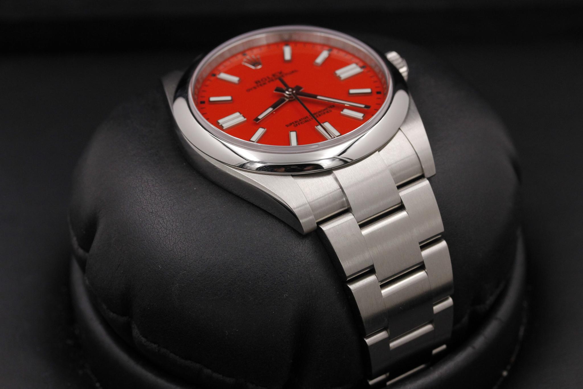 Watch Image 6