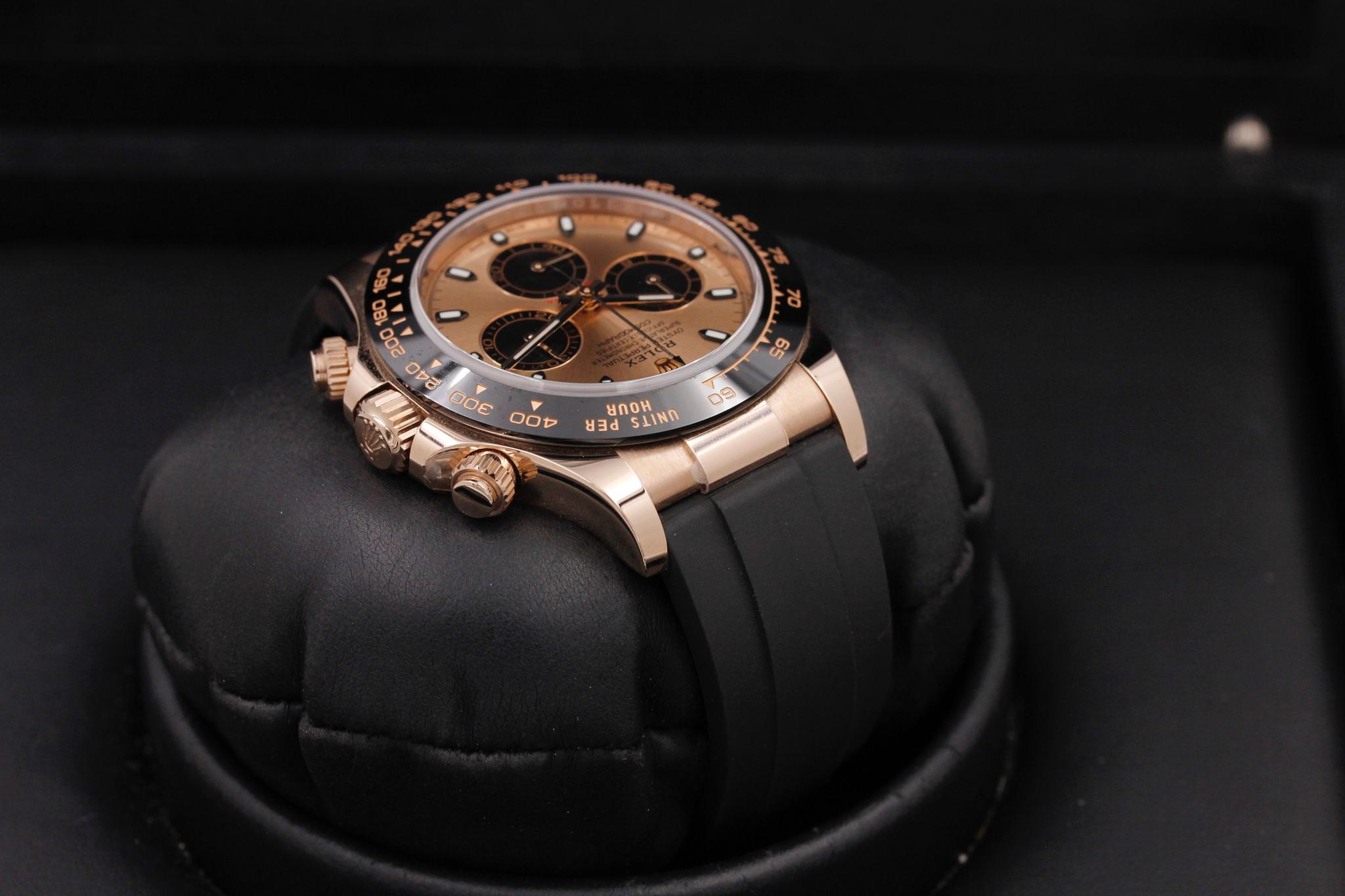 Watch Image 4