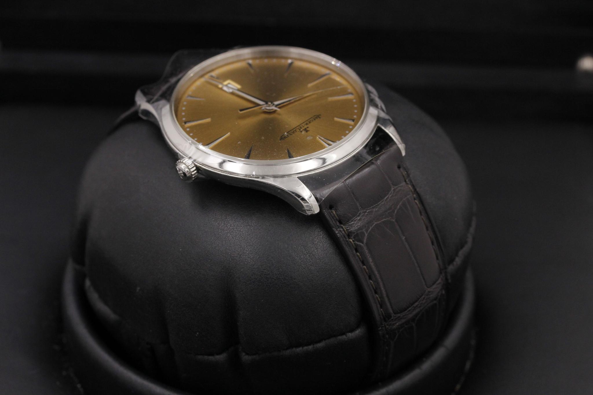 Watch Image 4