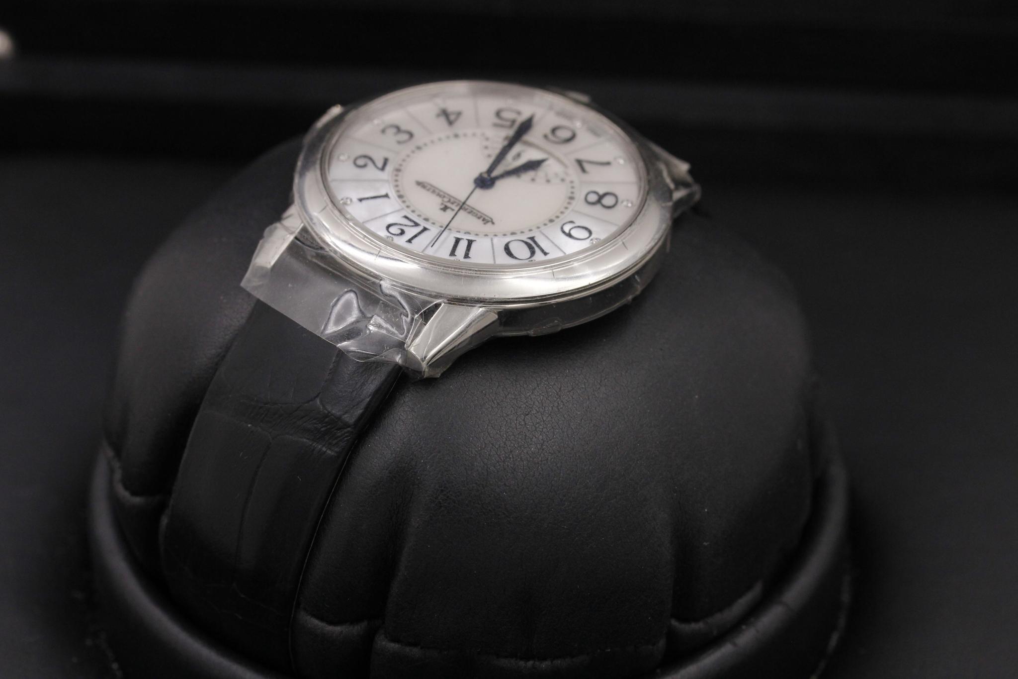 Watch Image 5