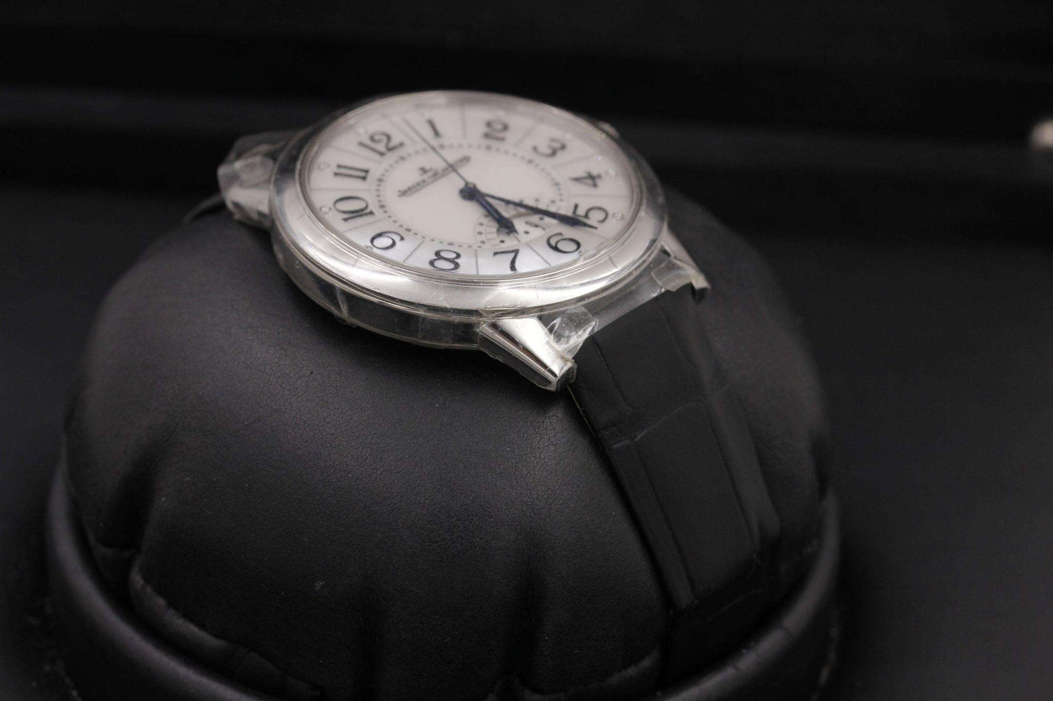 Watch Image 6