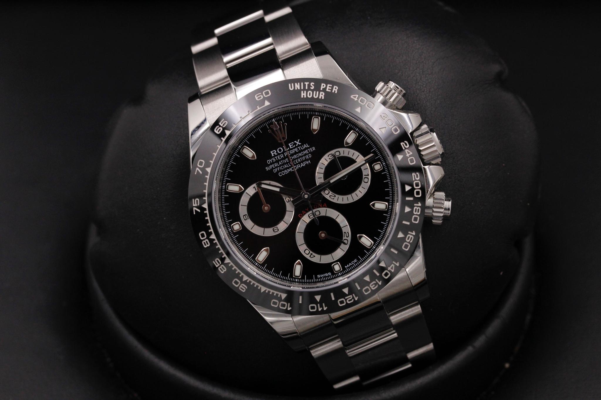 Watch Image 10