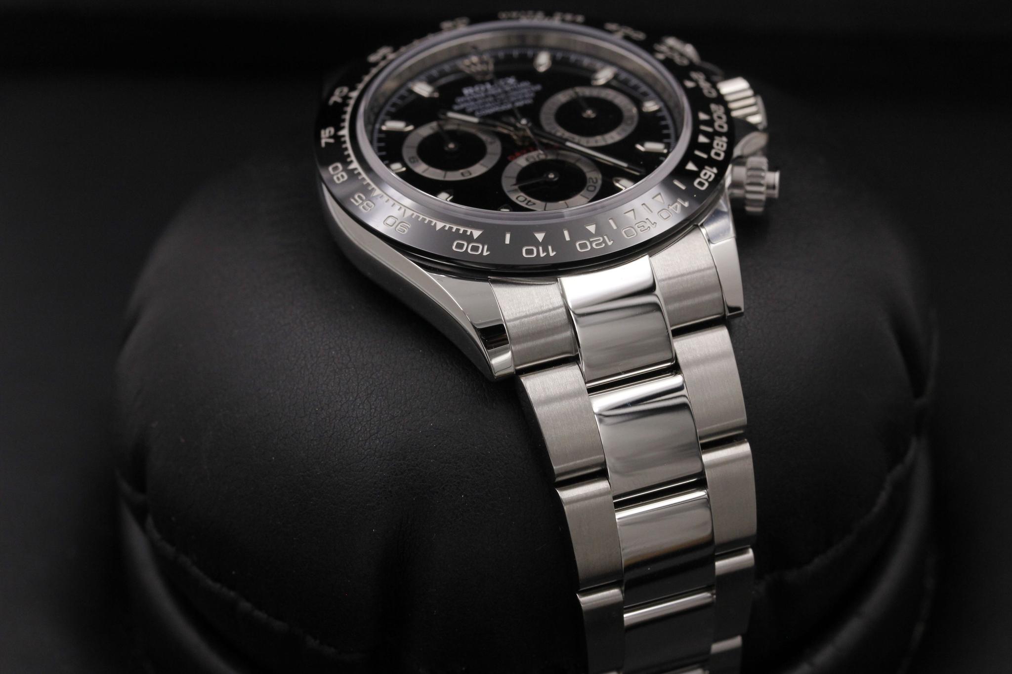 Watch Image 6
